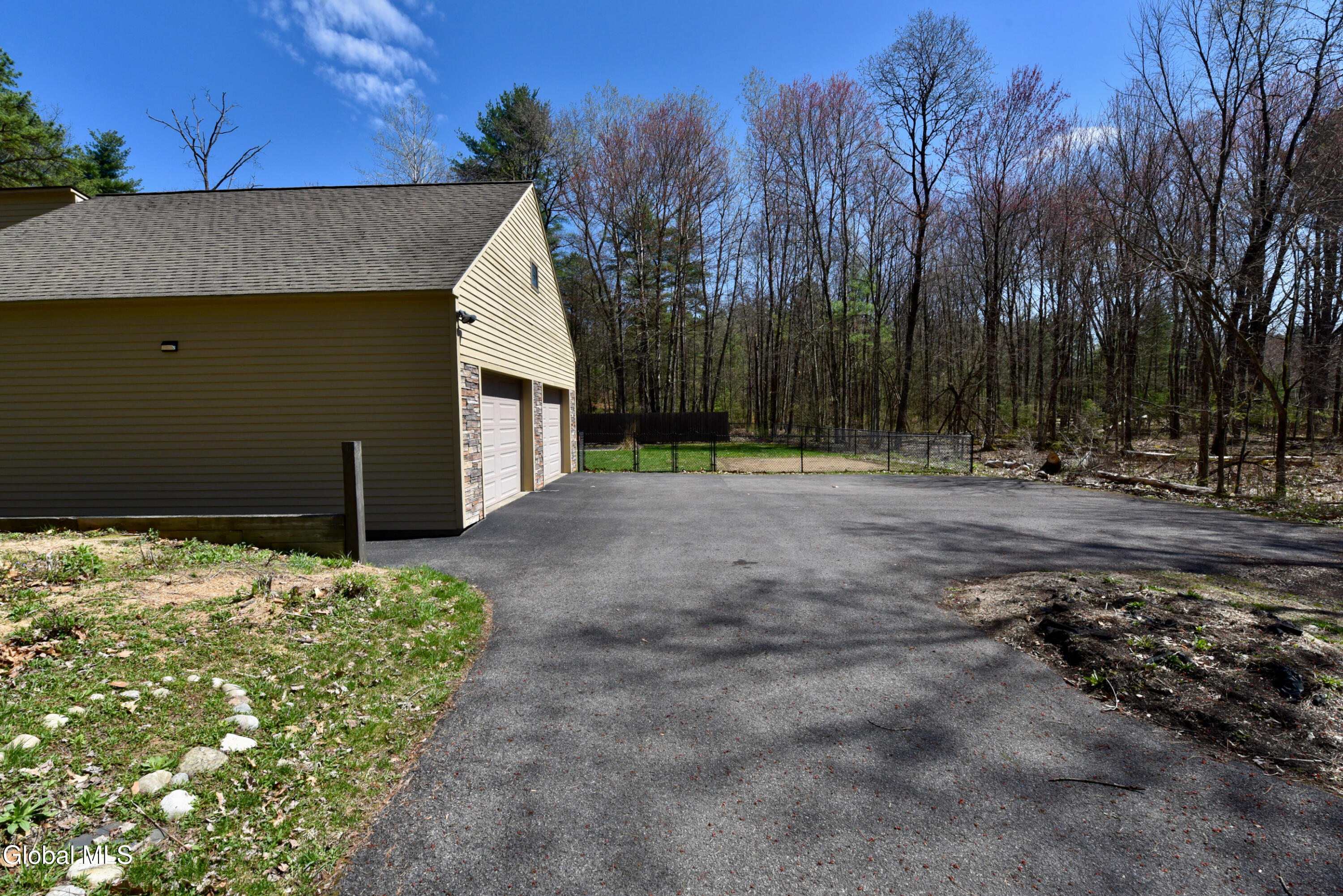321 Ruggles Road