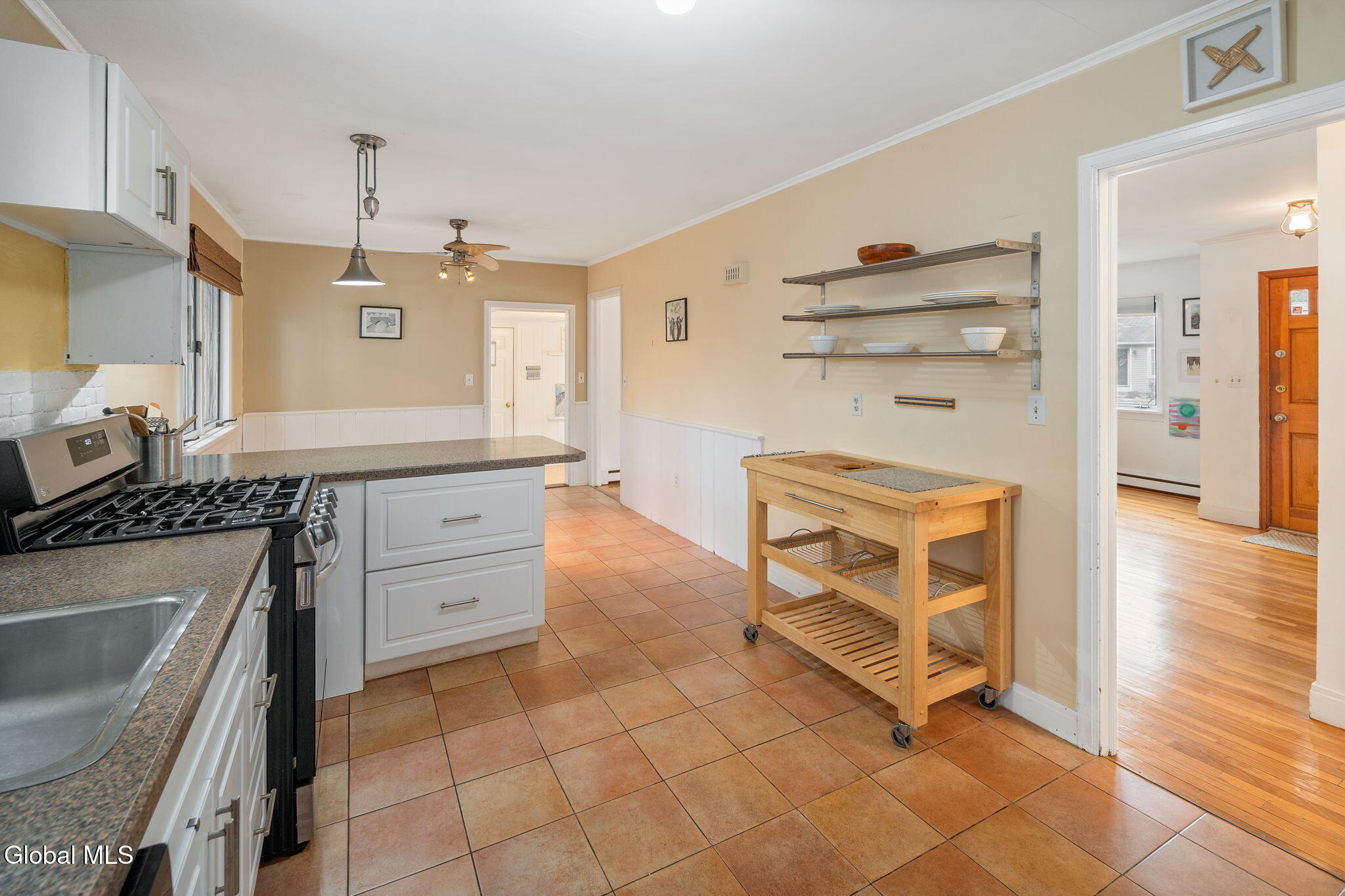 6 Springwood Drive