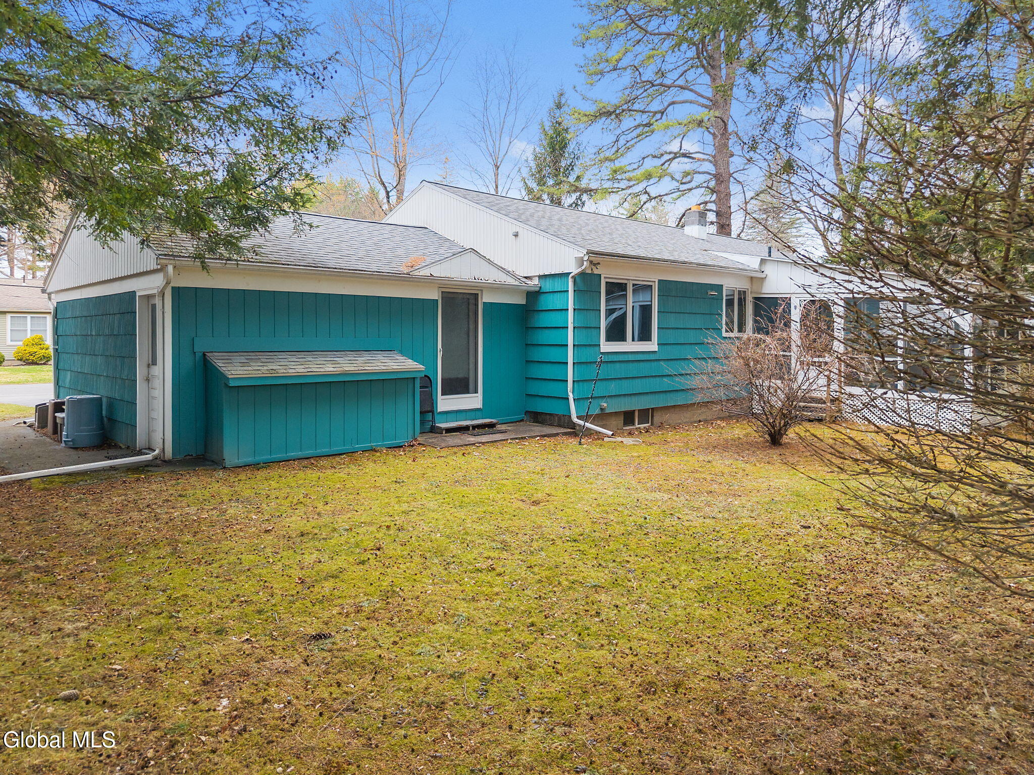6 Springwood Drive