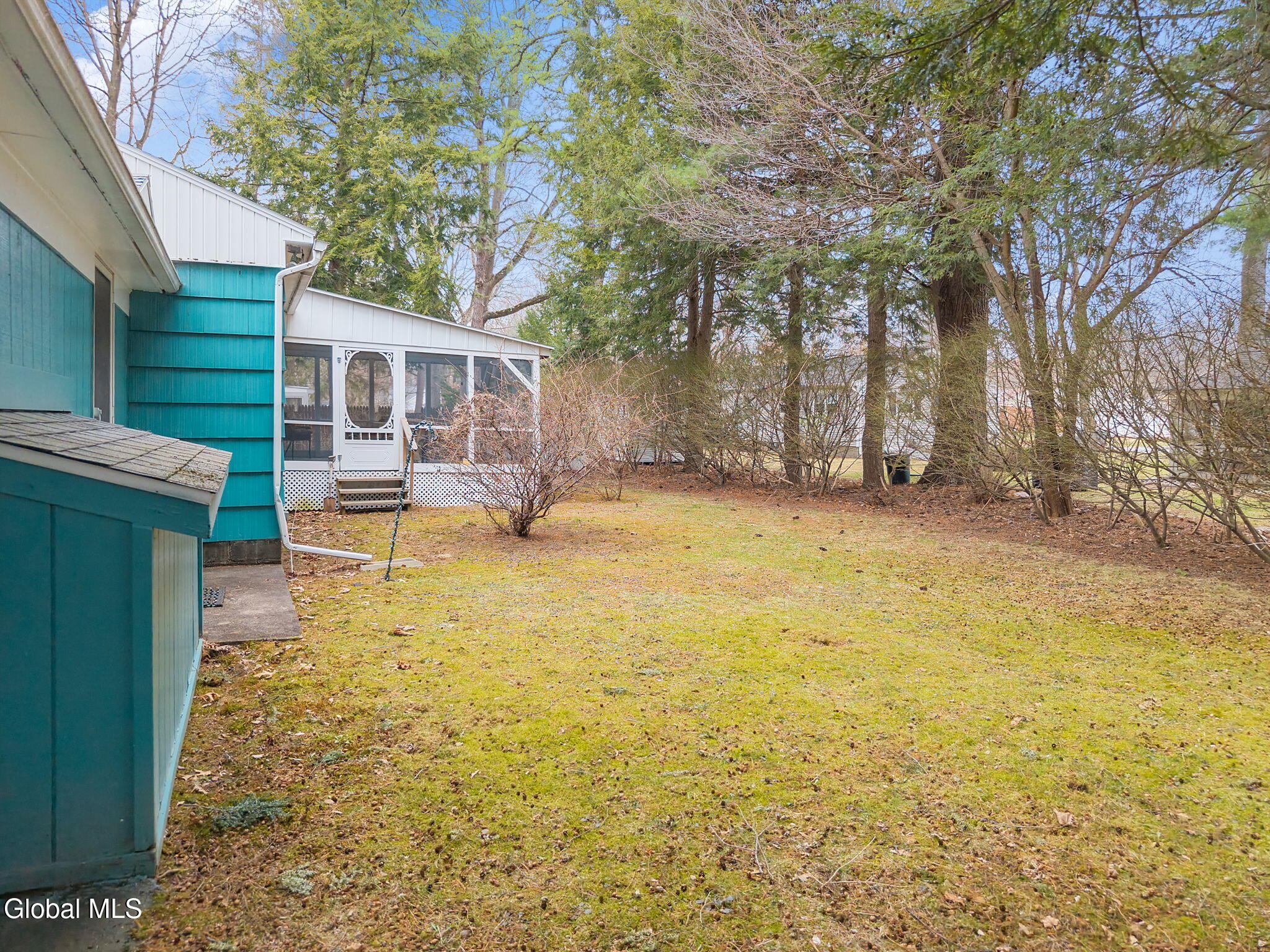 6 Springwood Drive