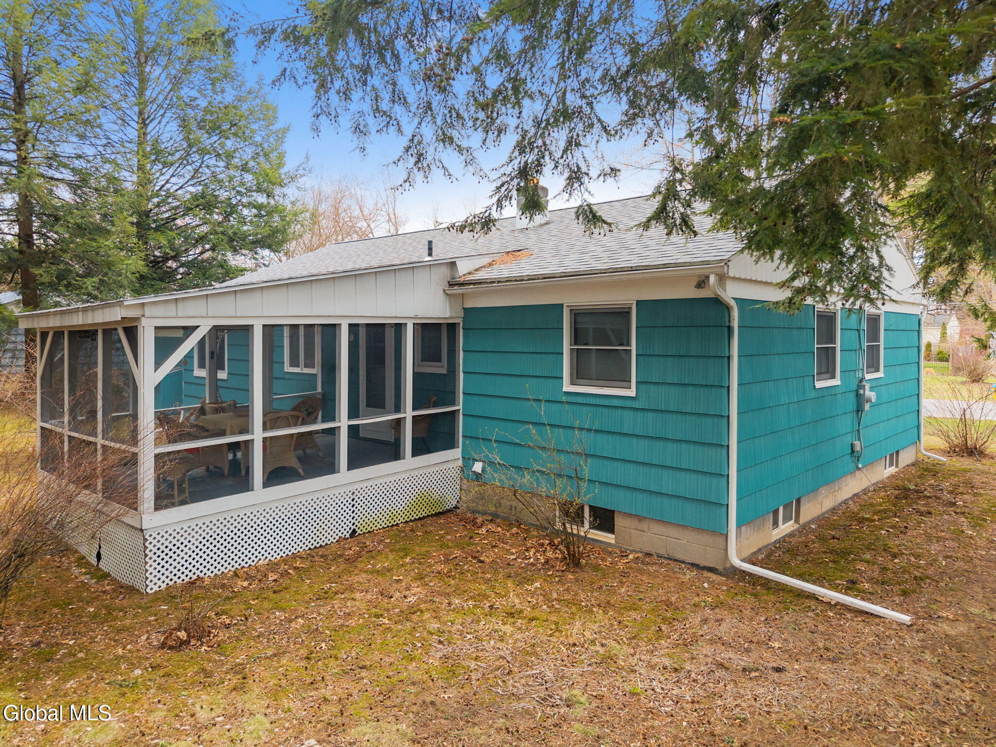6 Springwood Drive