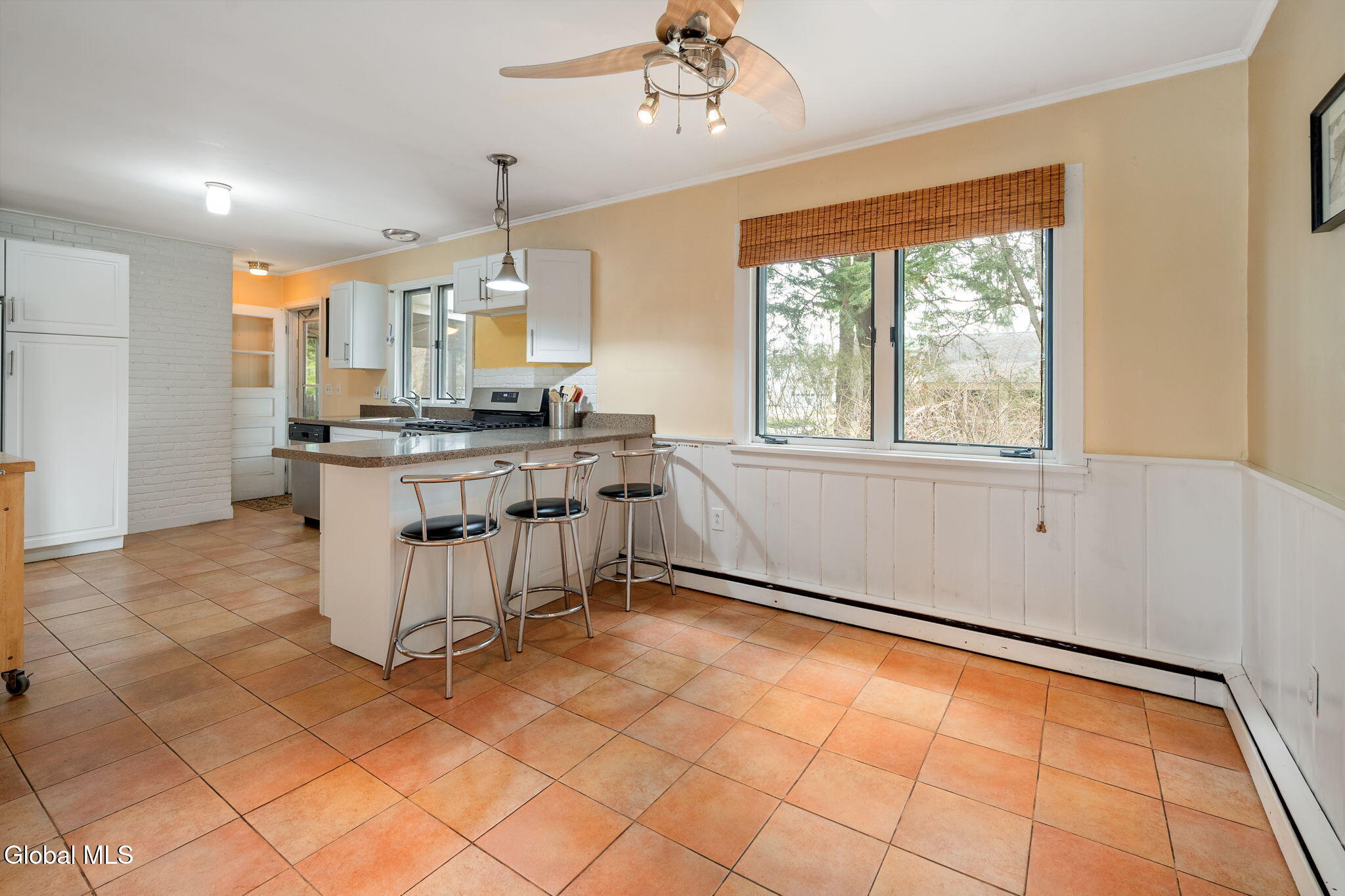 6 Springwood Drive