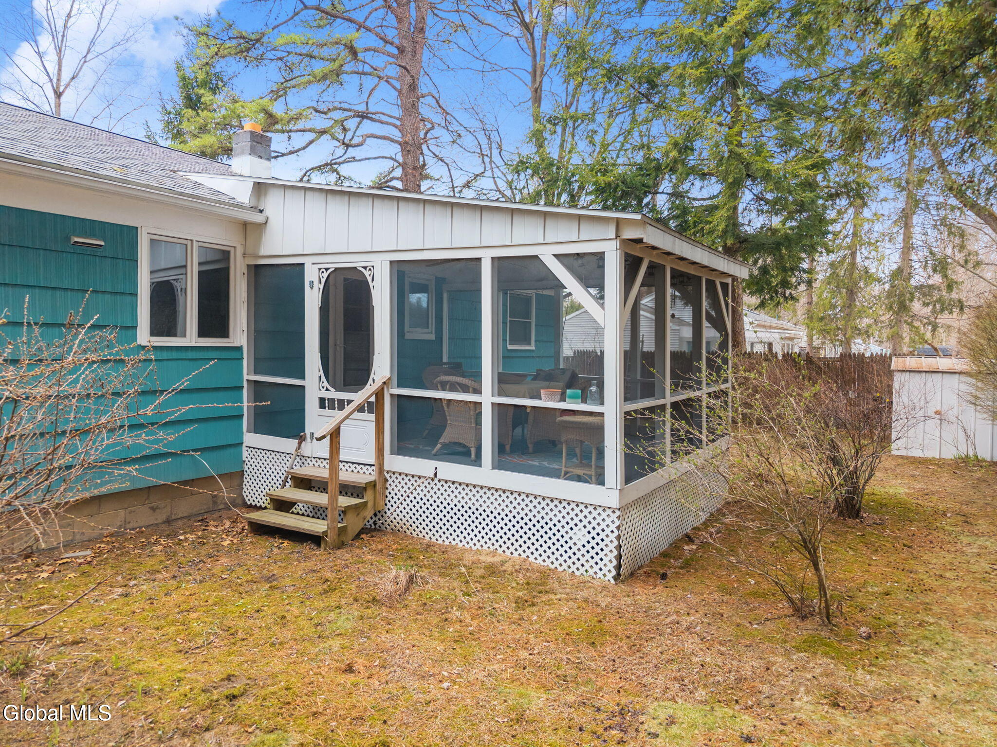 6 Springwood Drive