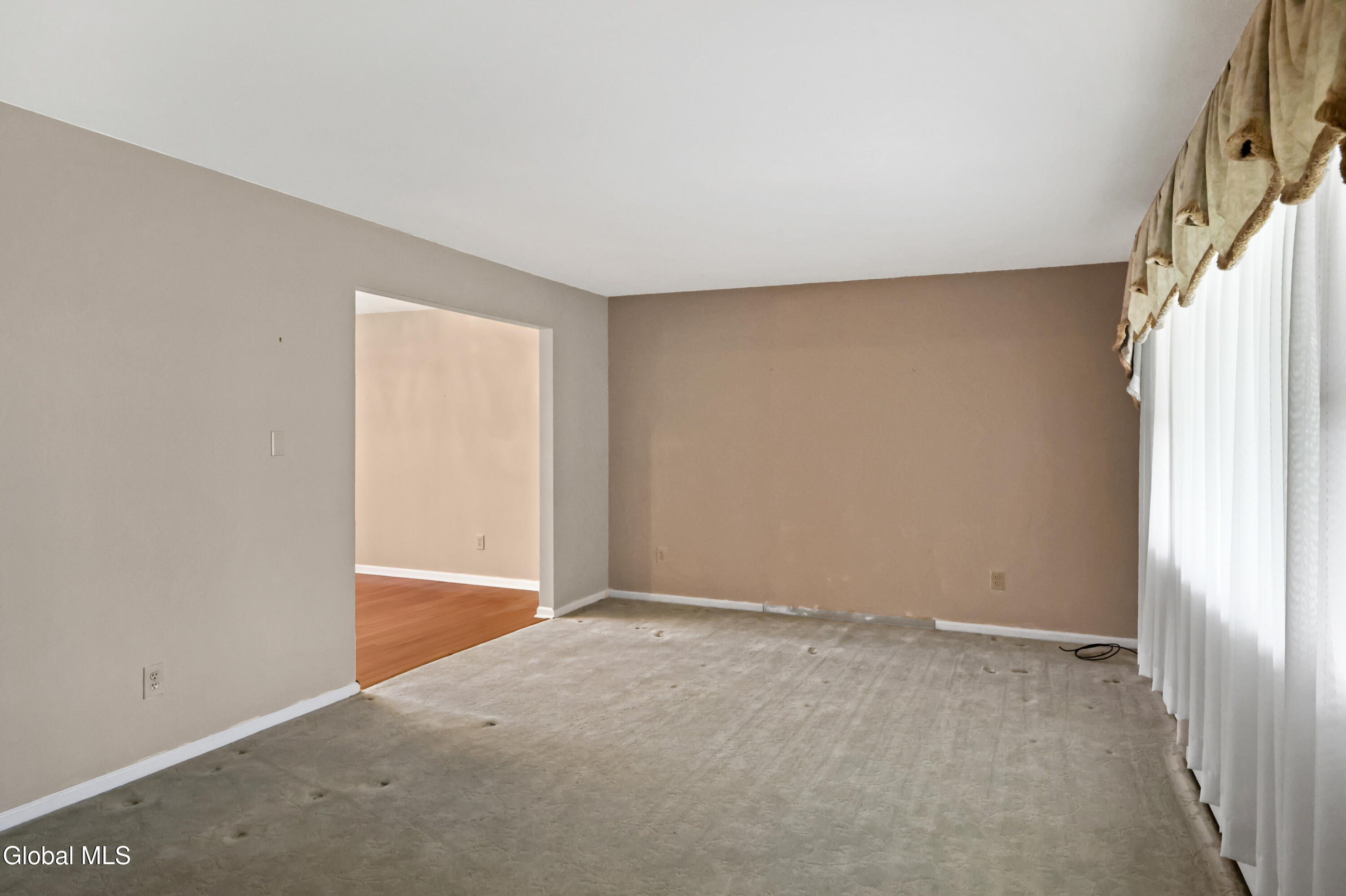 3 W Meadow Drive