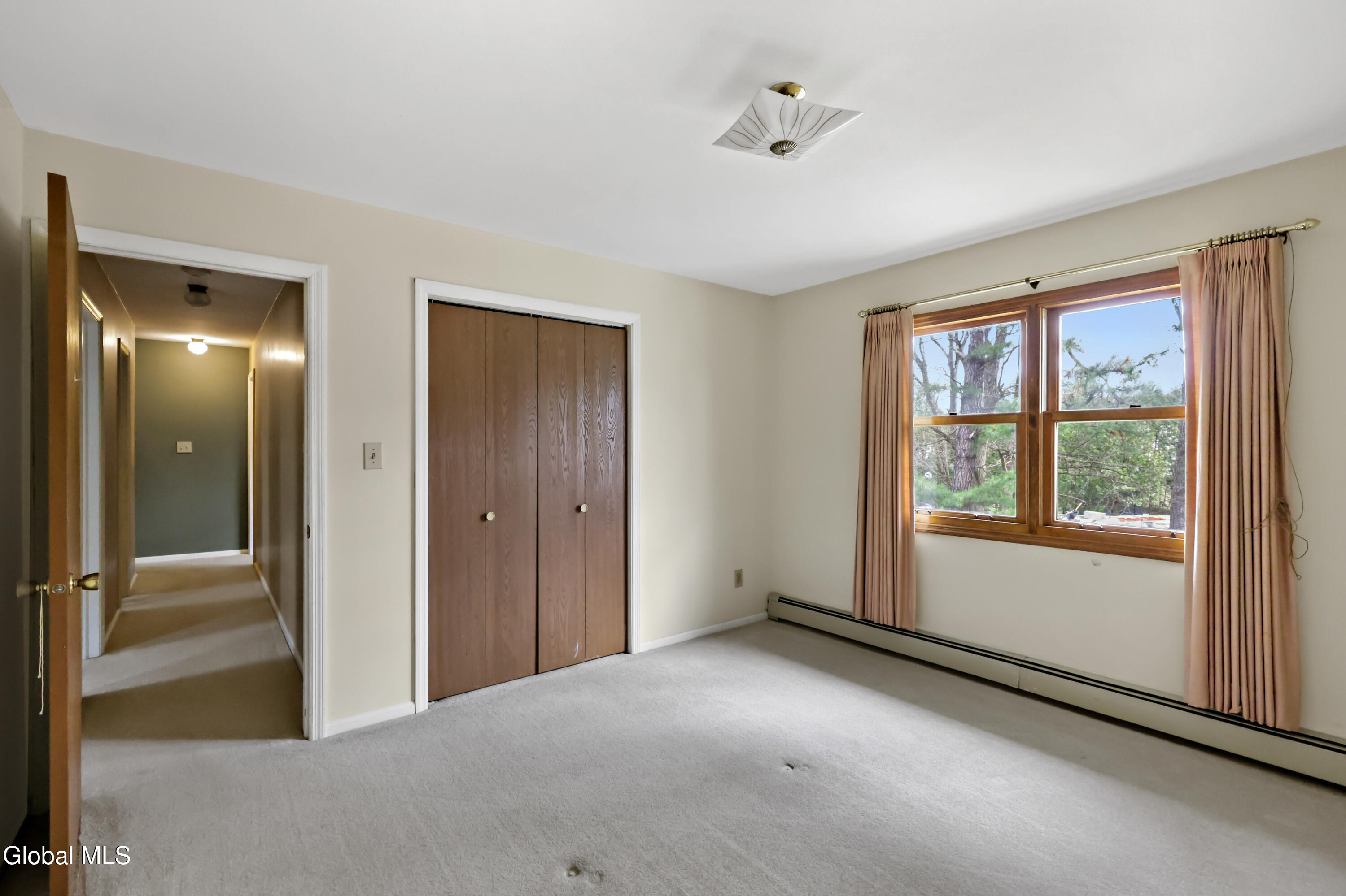 3 W Meadow Drive