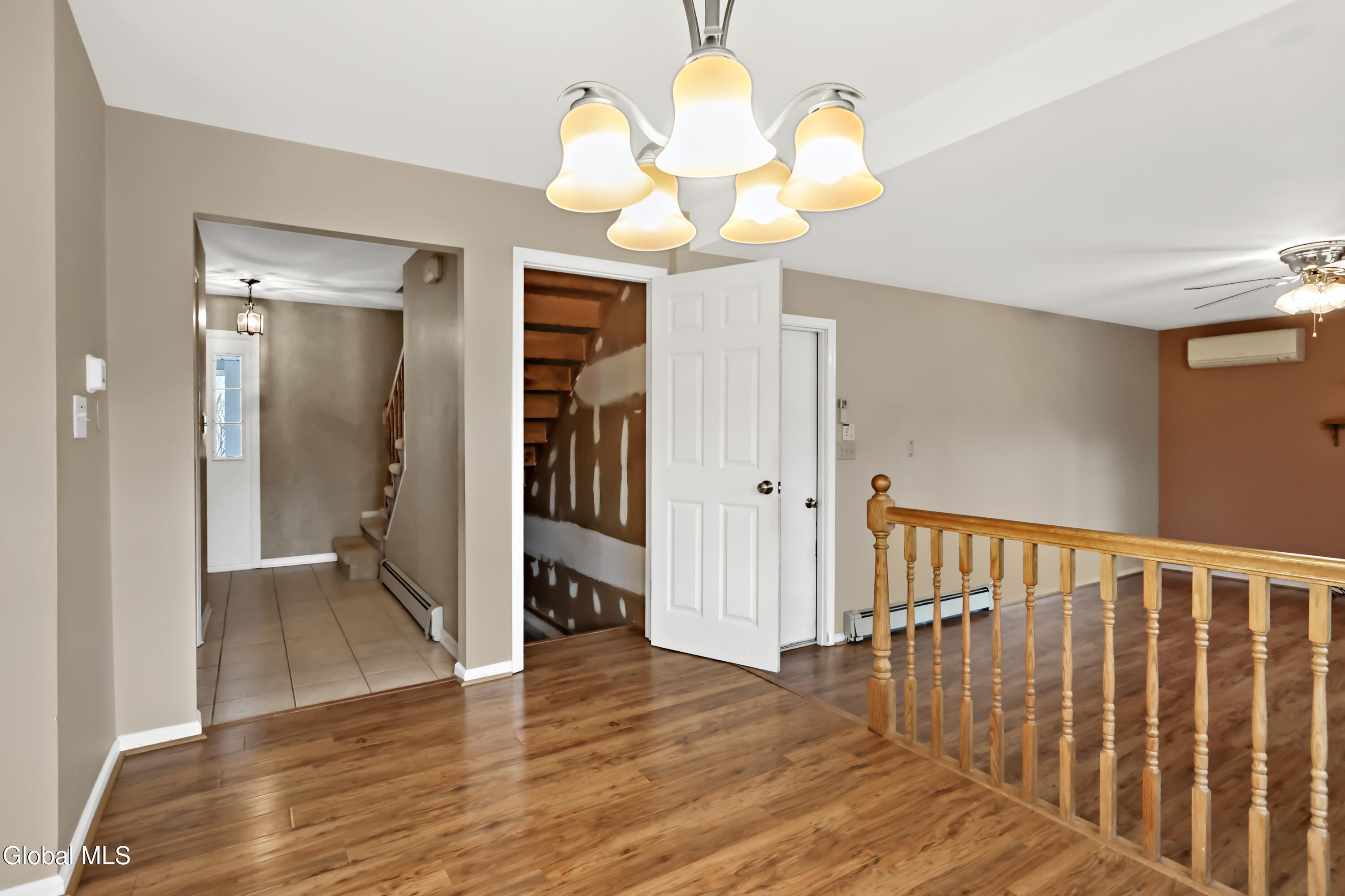 3 W Meadow Drive