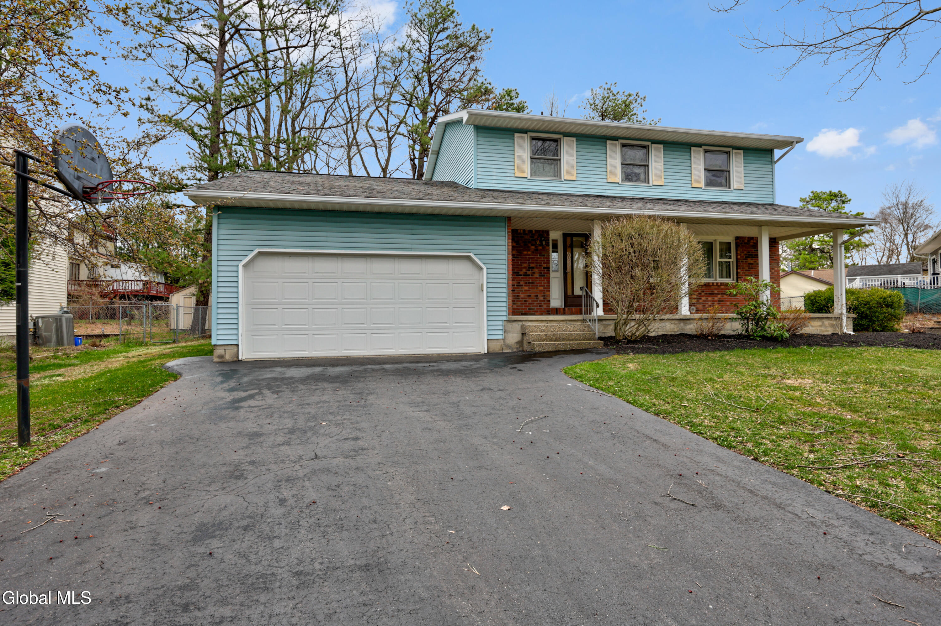 3 W Meadow Drive