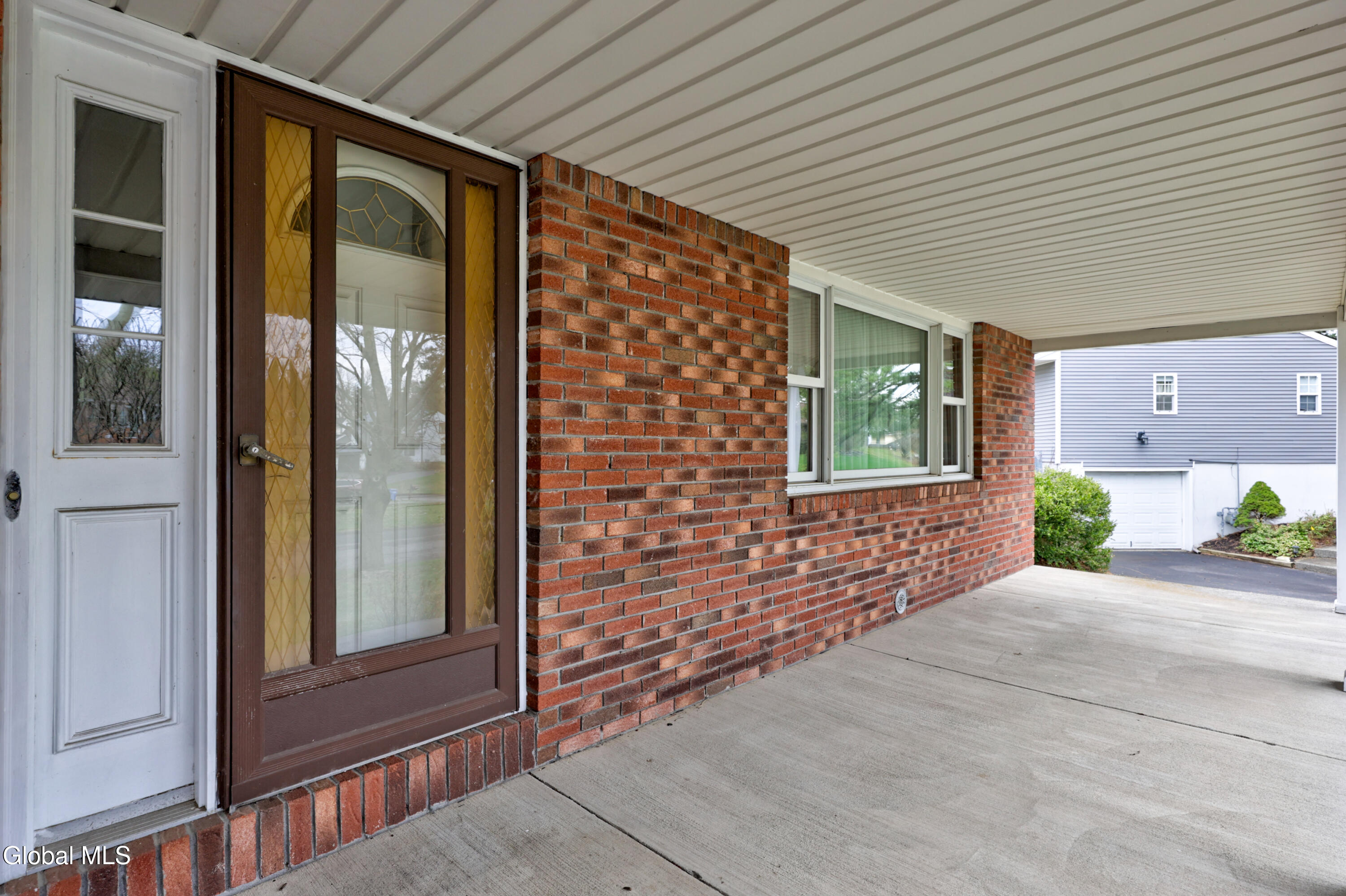 3 W Meadow Drive