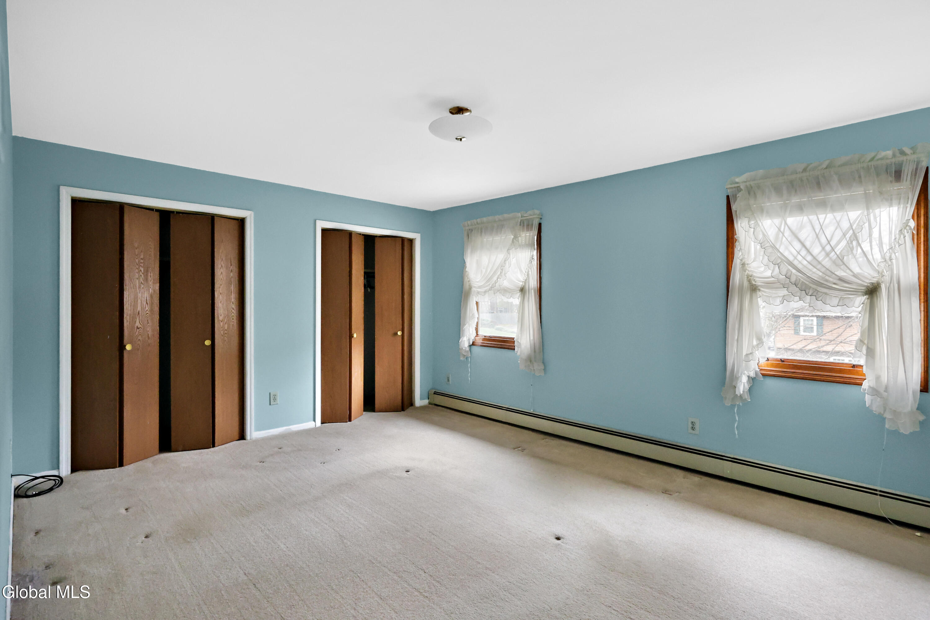 3 W Meadow Drive