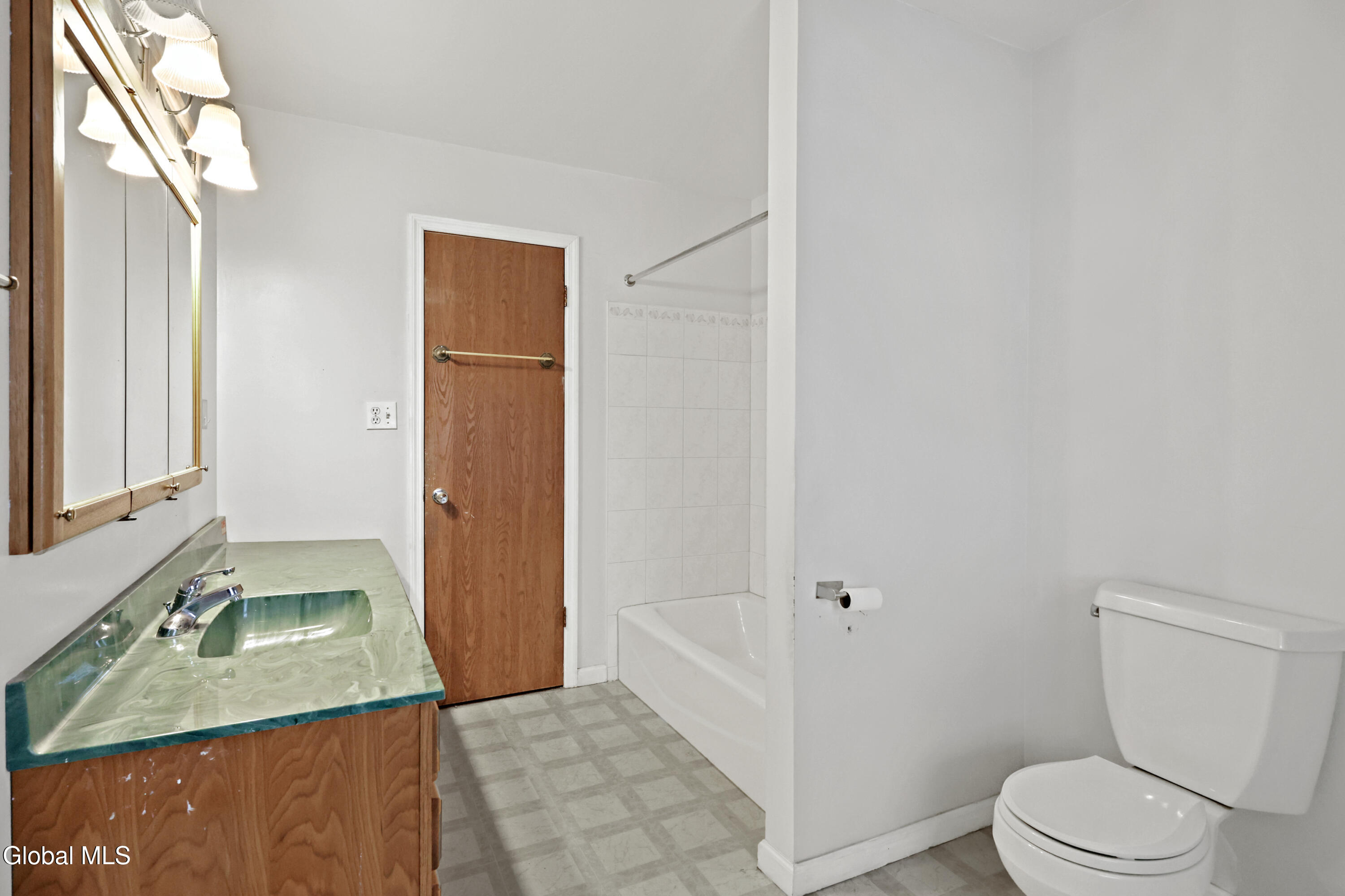 3 W Meadow Drive