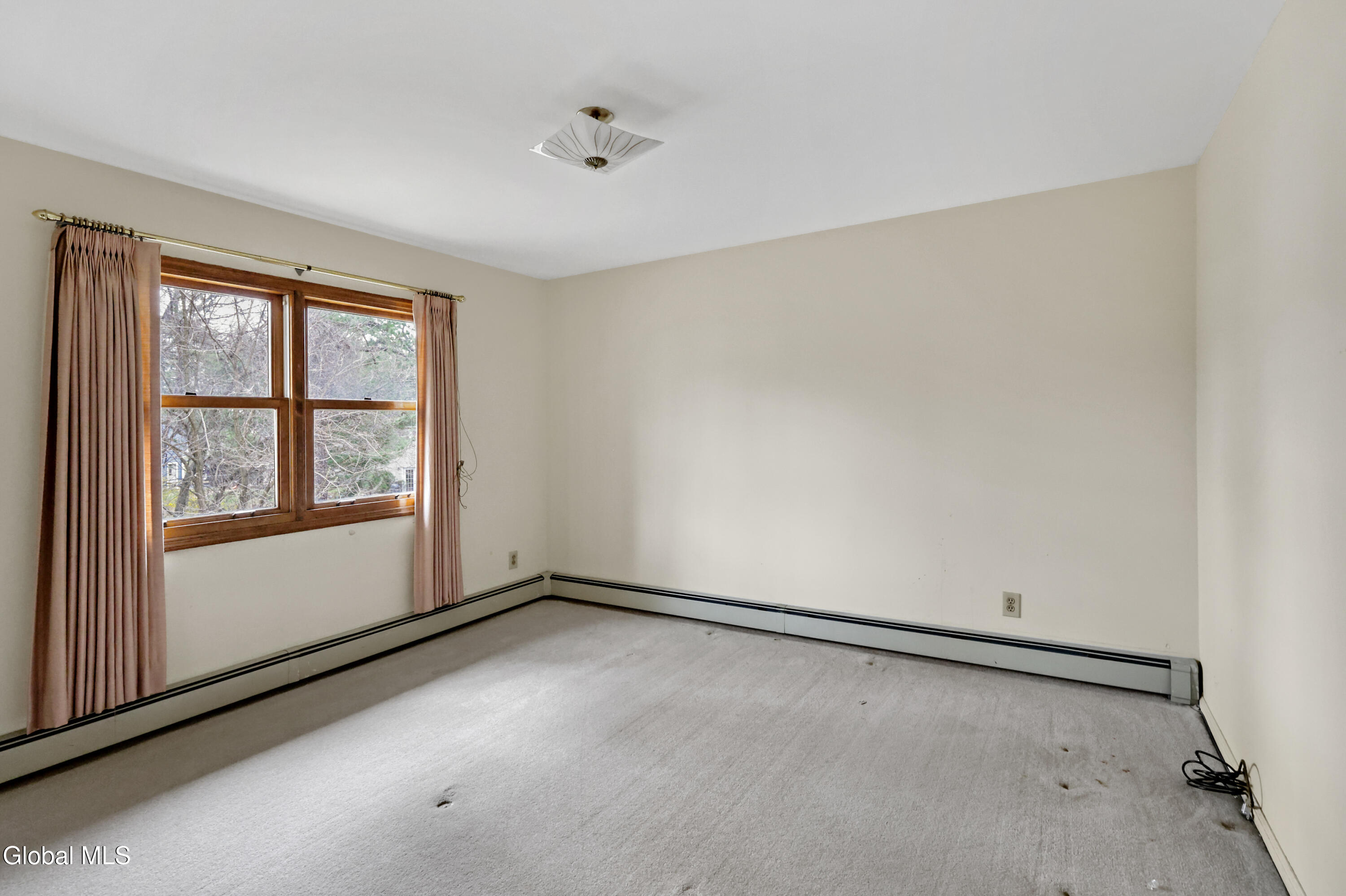 3 W Meadow Drive
