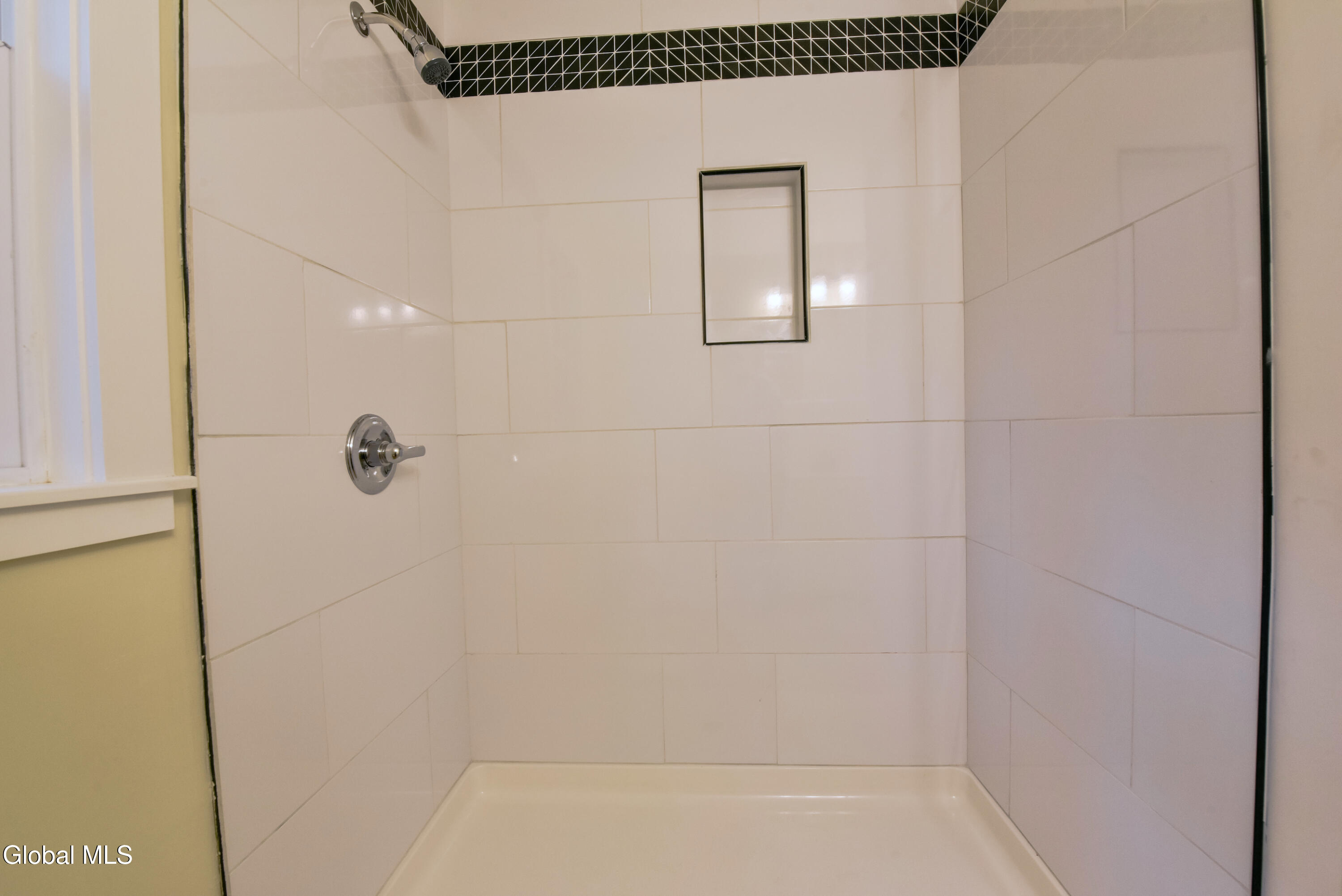 1011 Middleline Road