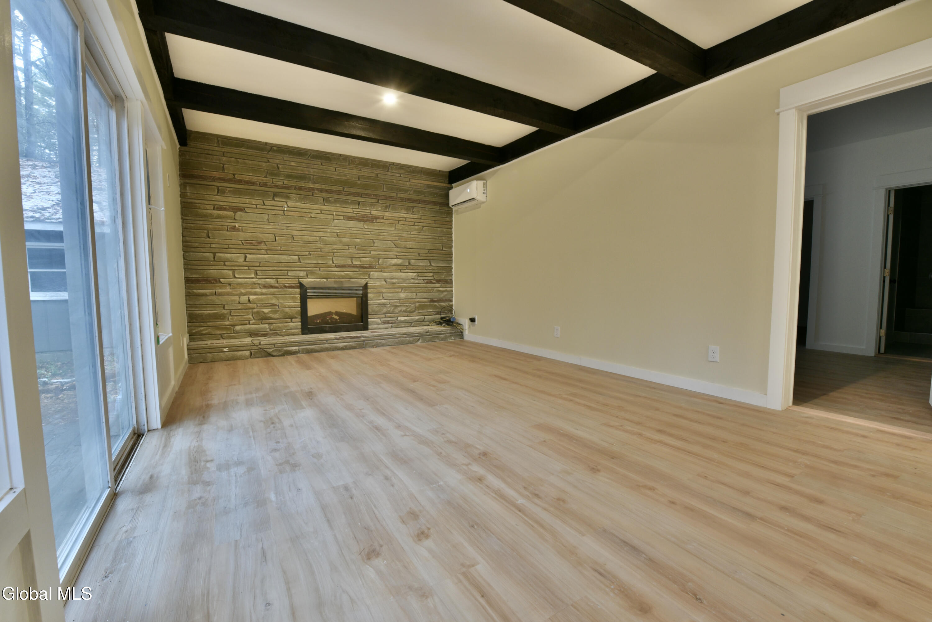 1011 Middleline Road