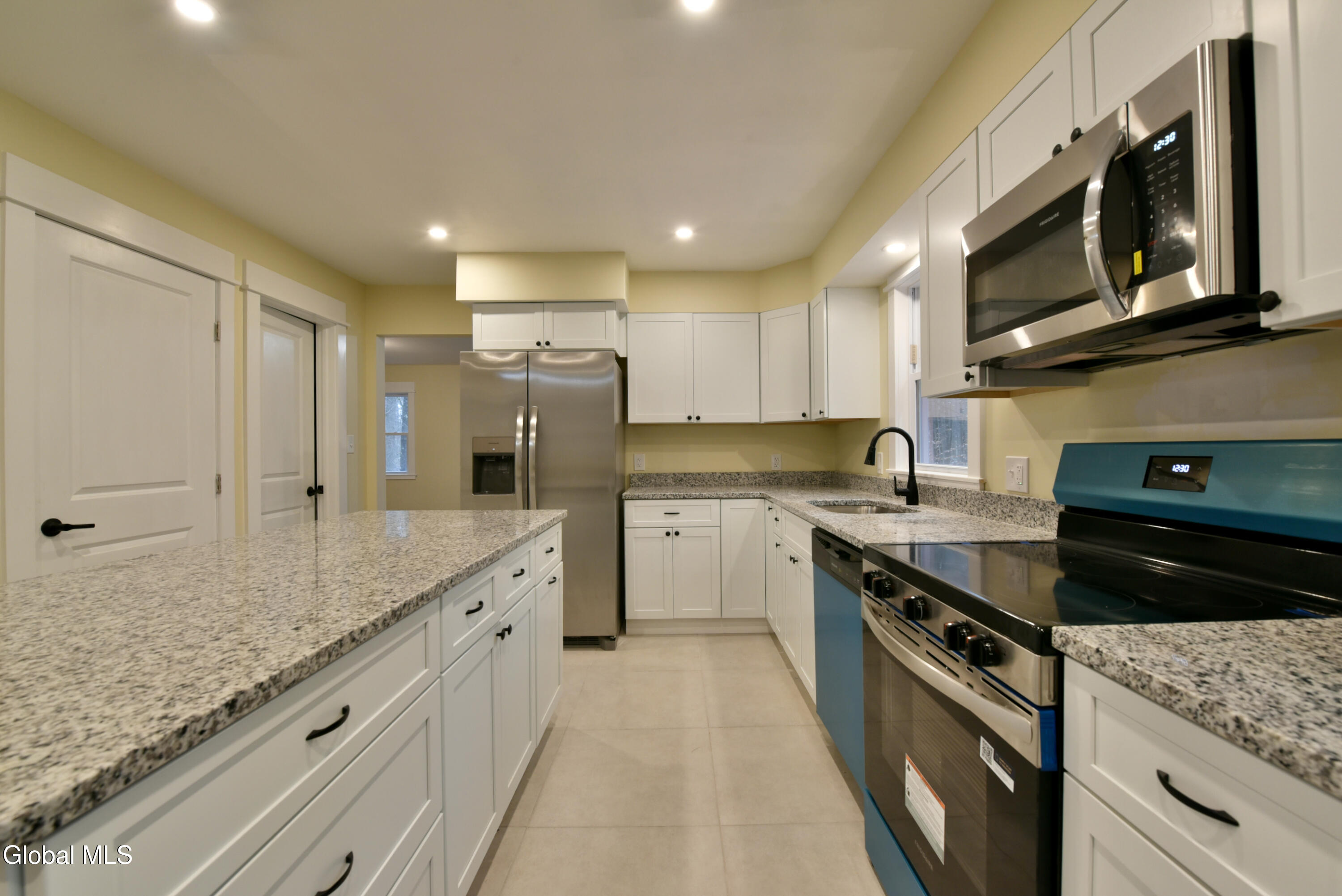 1011 Middleline Road