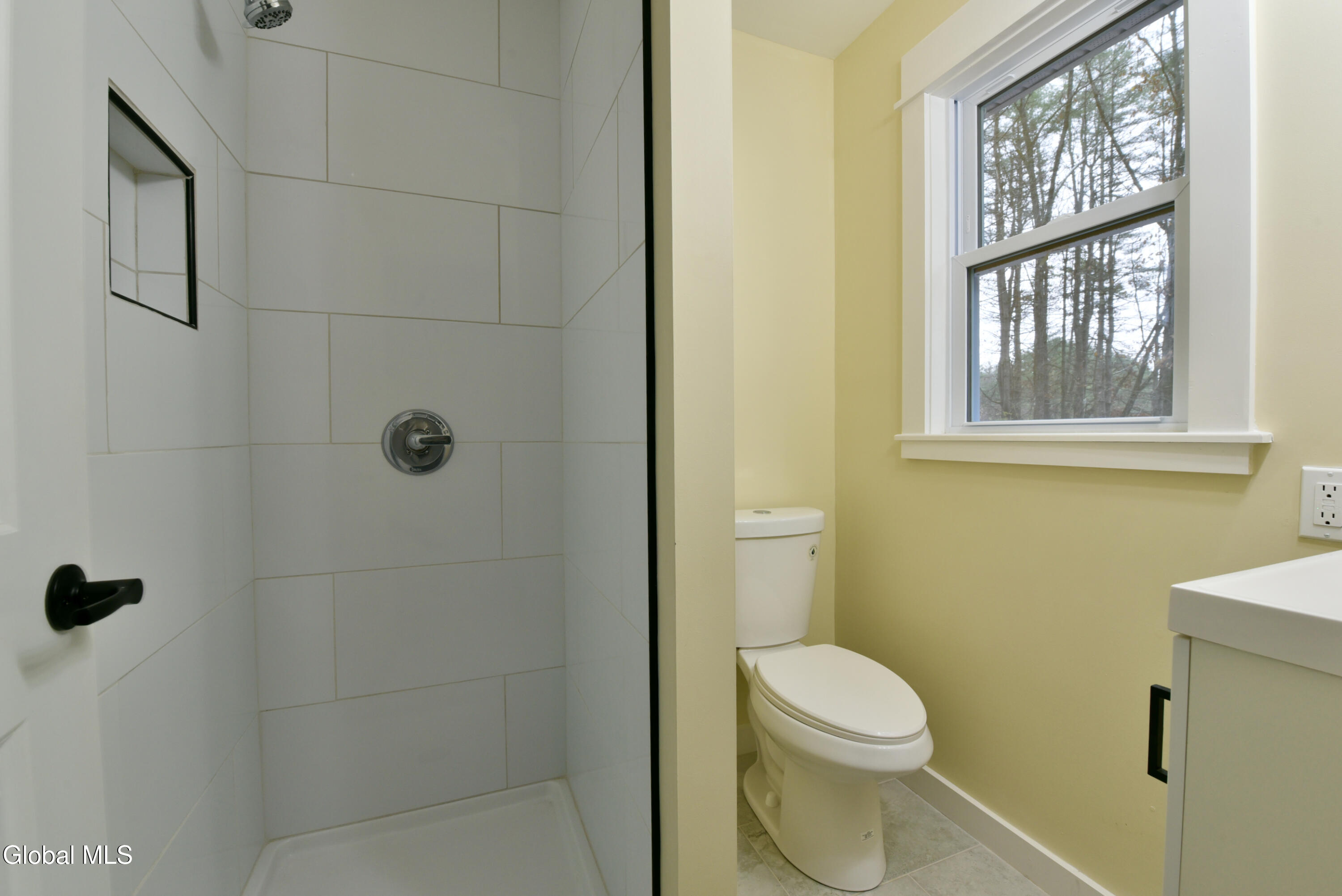 1011 Middleline Road