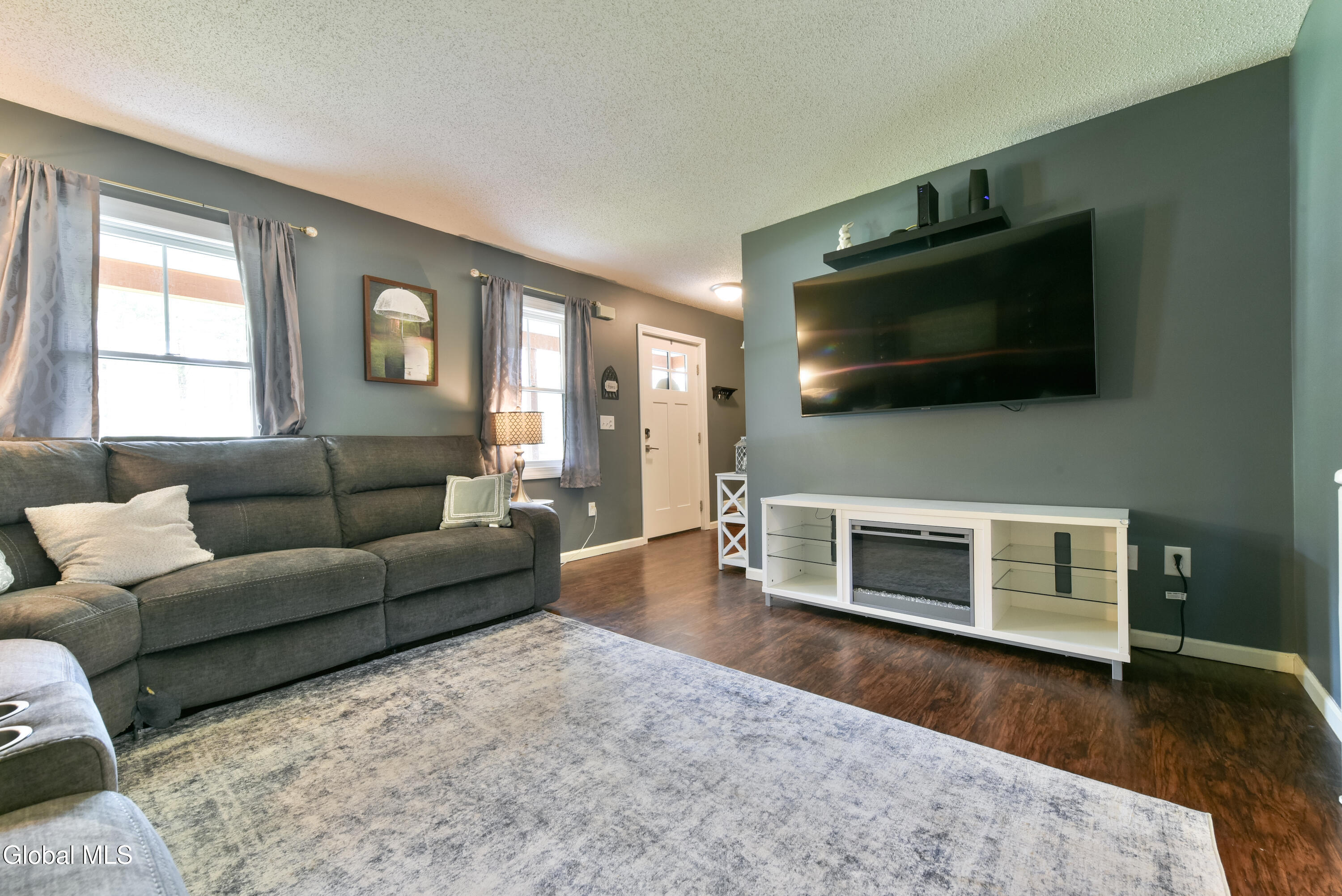 206 Lisa Drive
