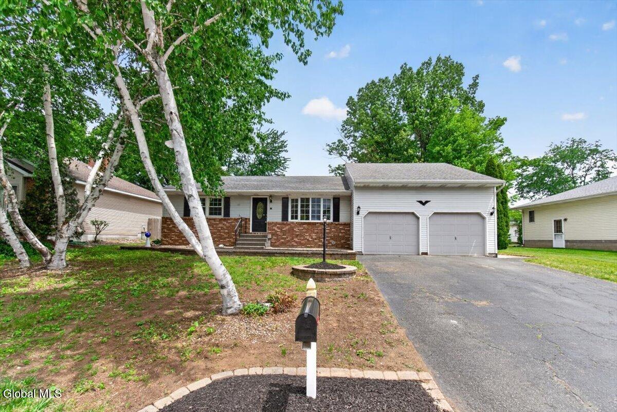 12 Winifred Drive