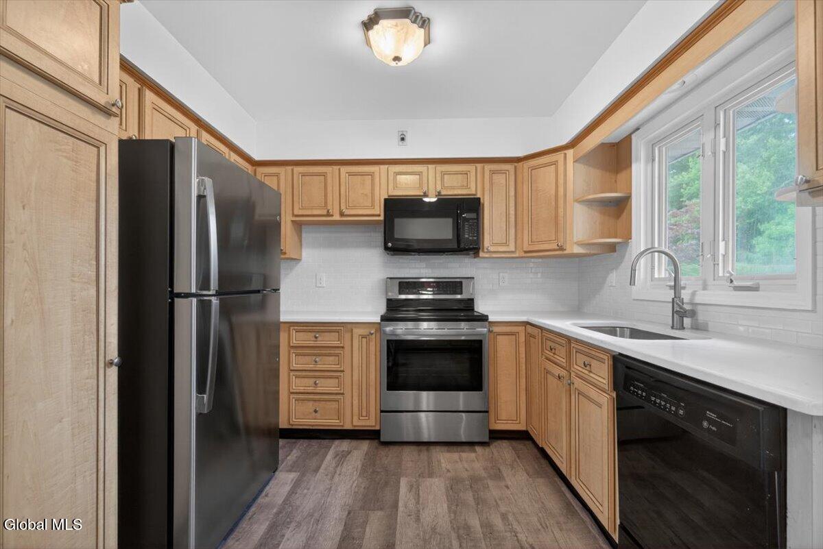 12 Winifred Drive