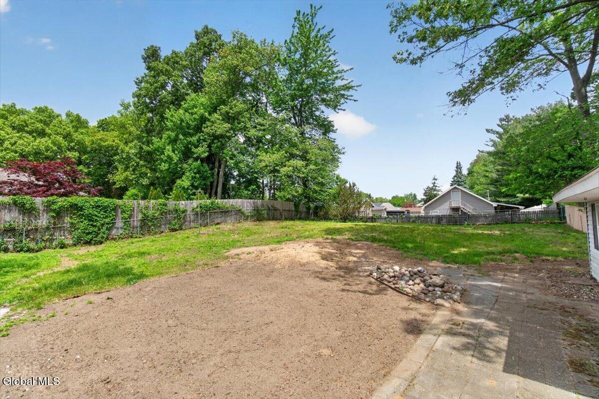 12 Winifred Drive