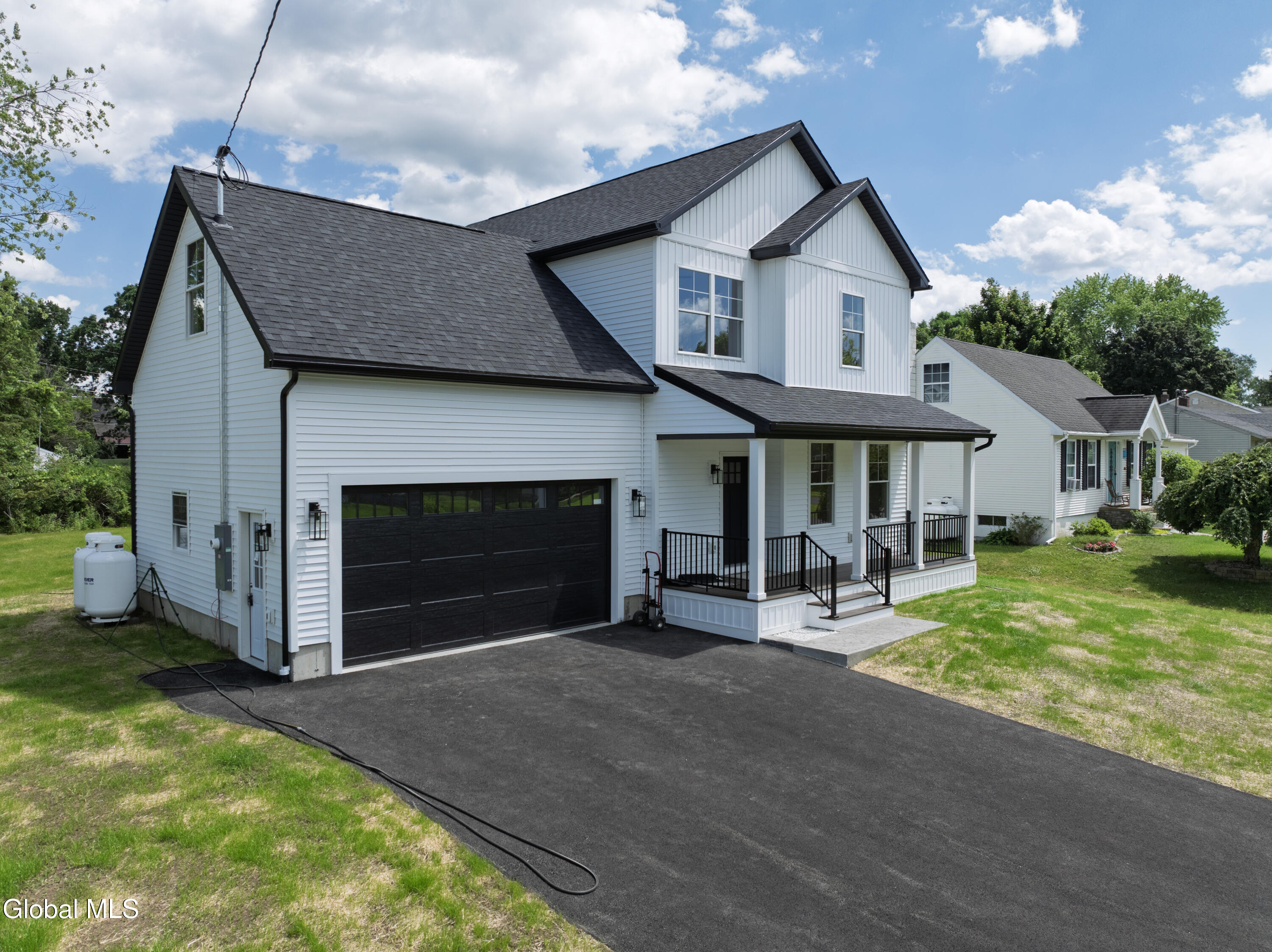 3 Dorchester Drive