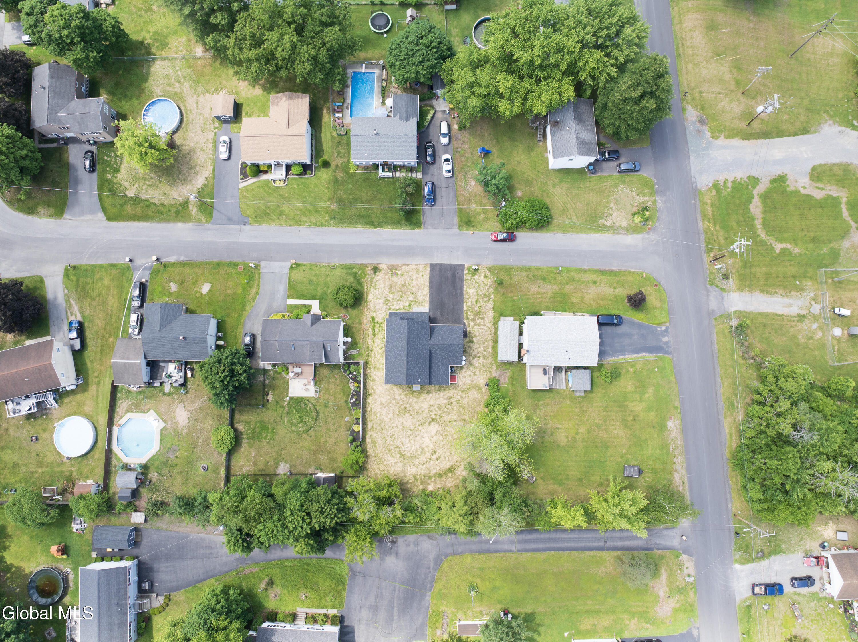 3 Dorchester Drive