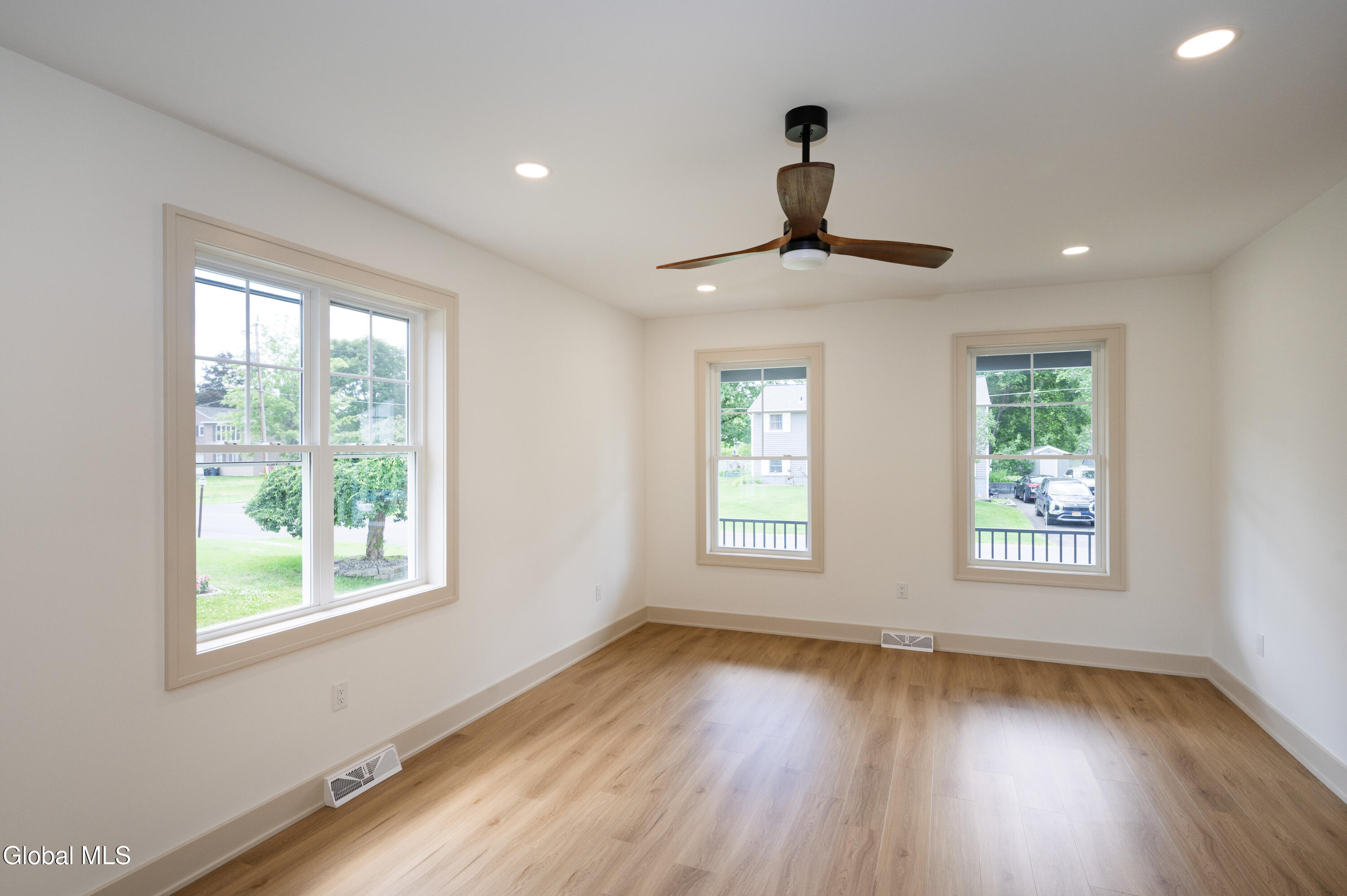 3 Dorchester Drive