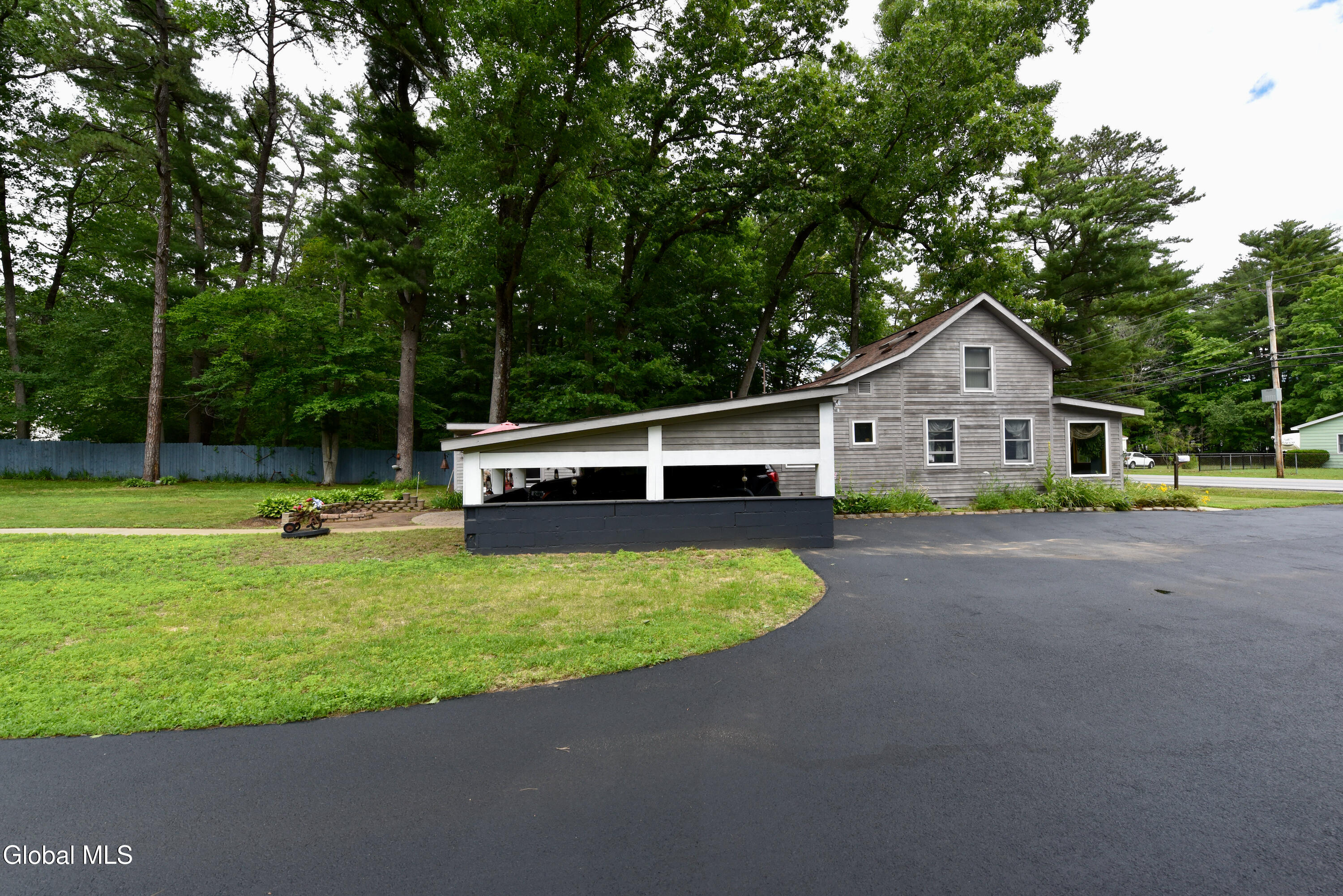 99 Greenfield Avenue