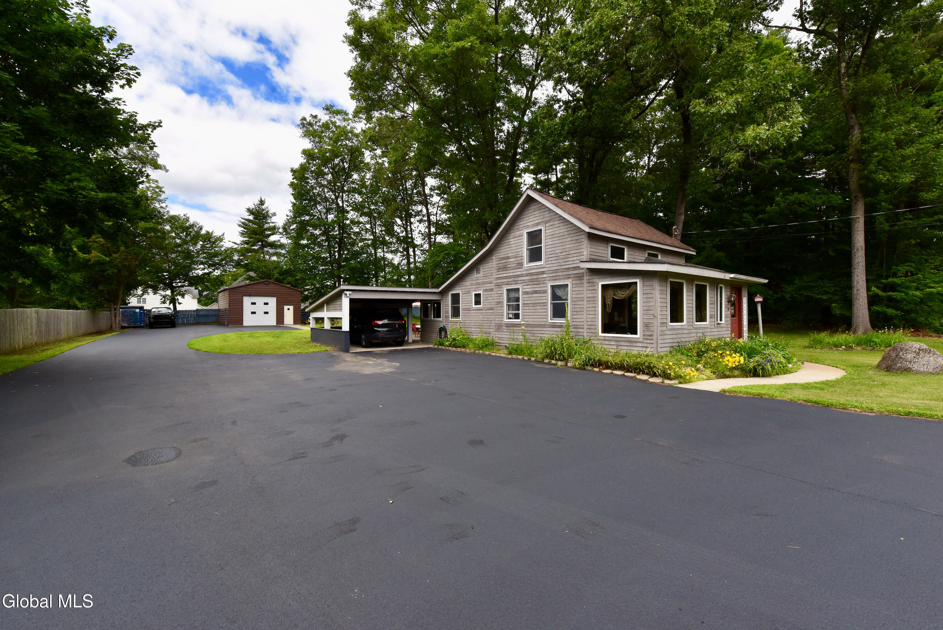 99 Greenfield Avenue
