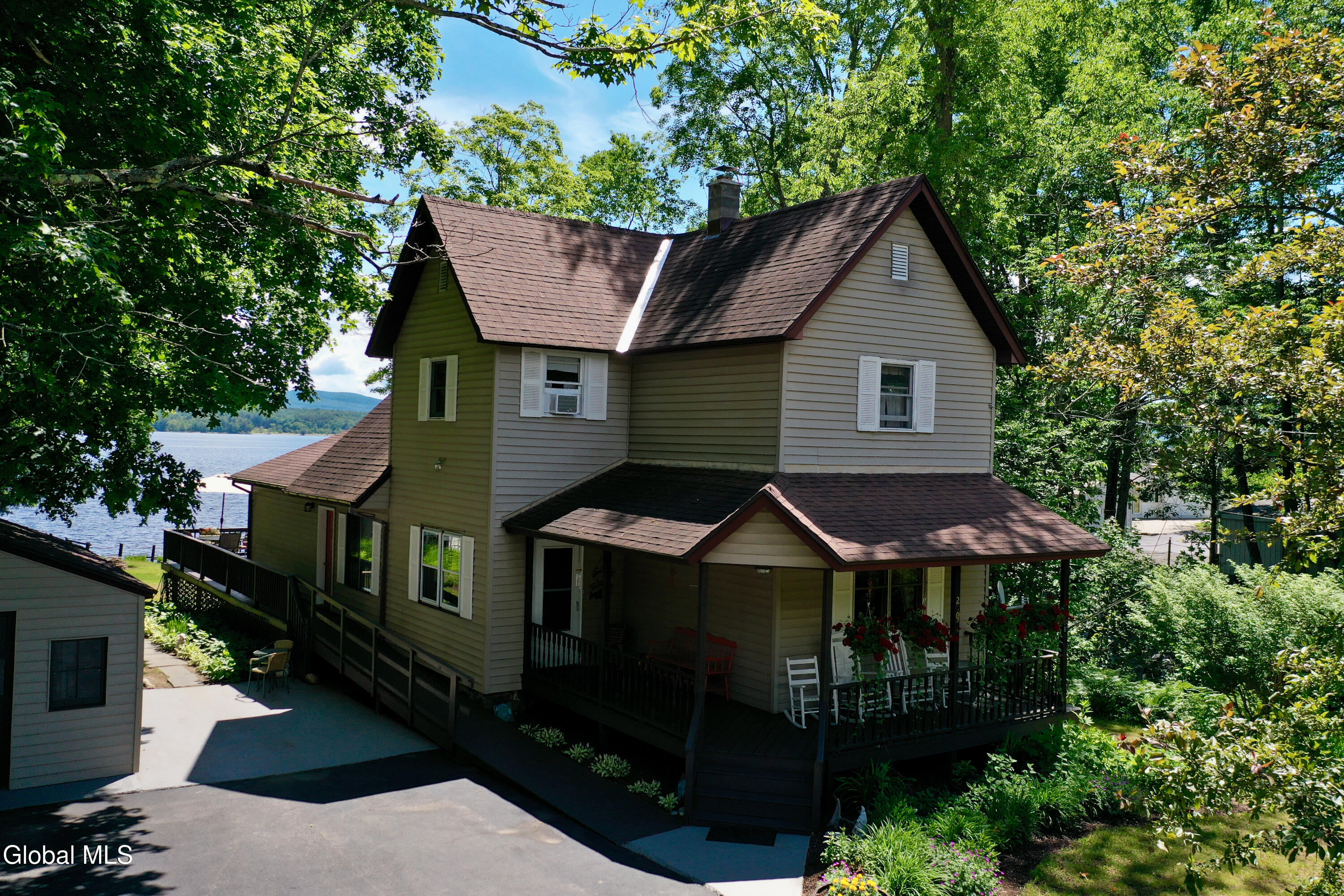 205 Houseman Street