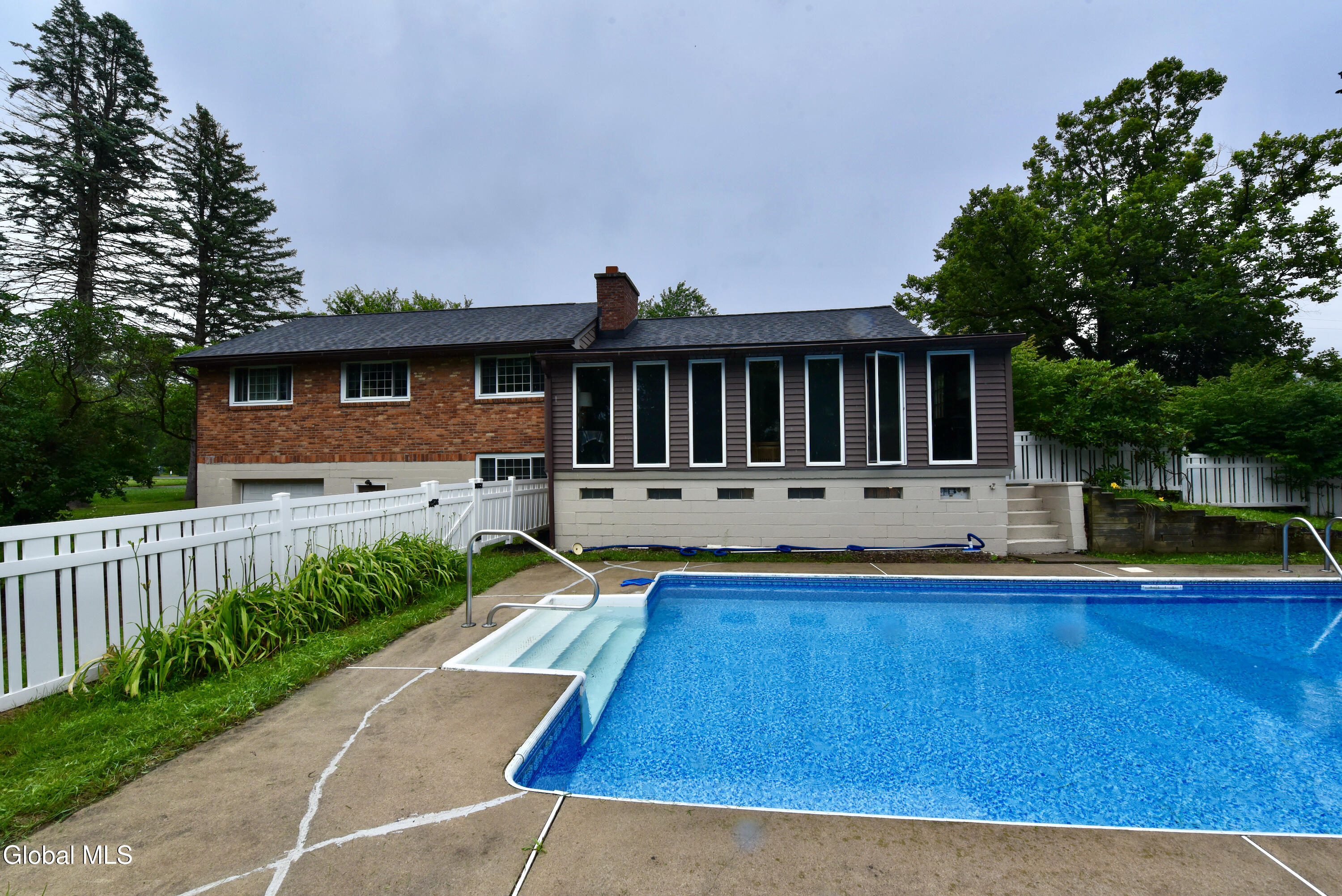 144 Ashdown Road