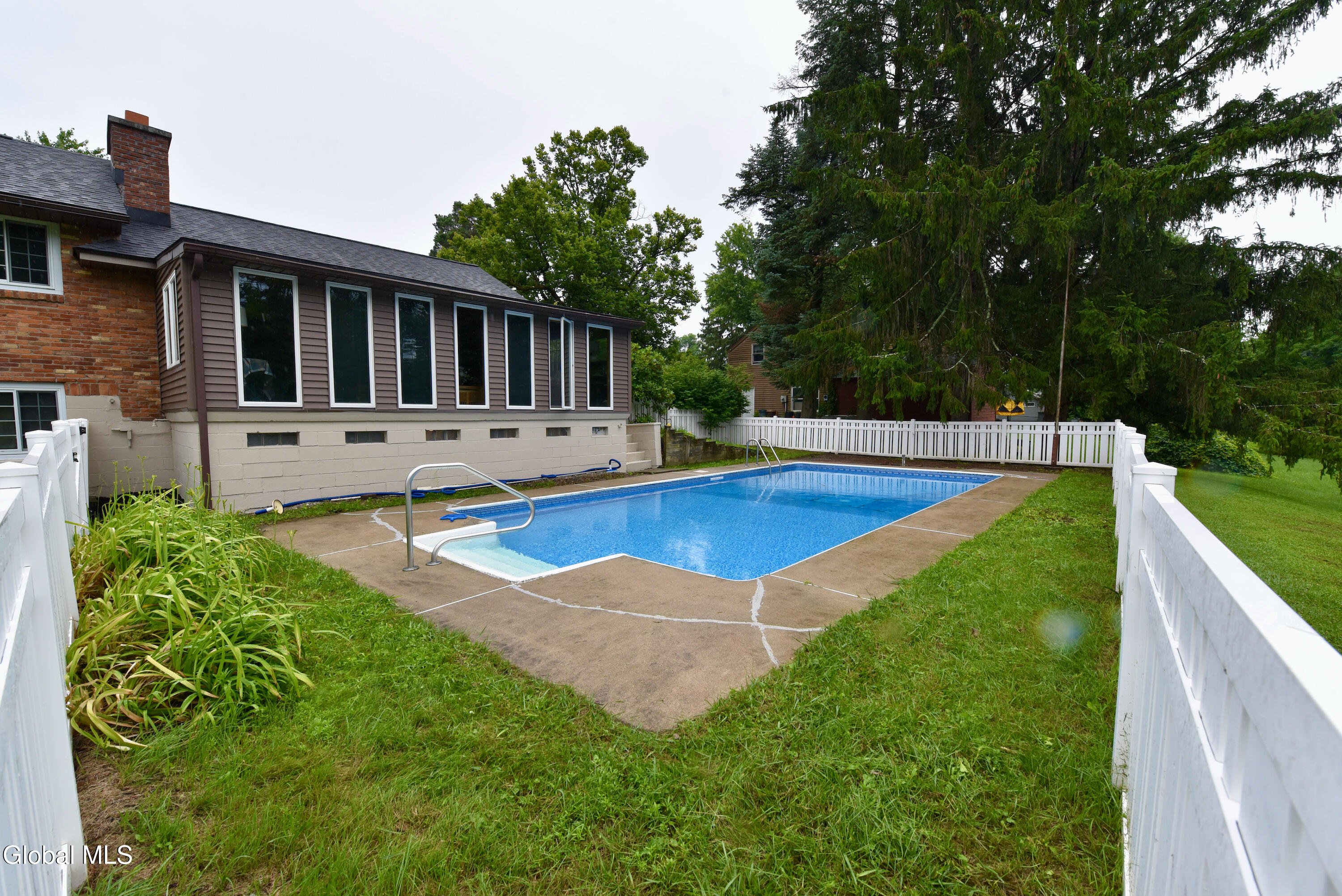 144 Ashdown Road