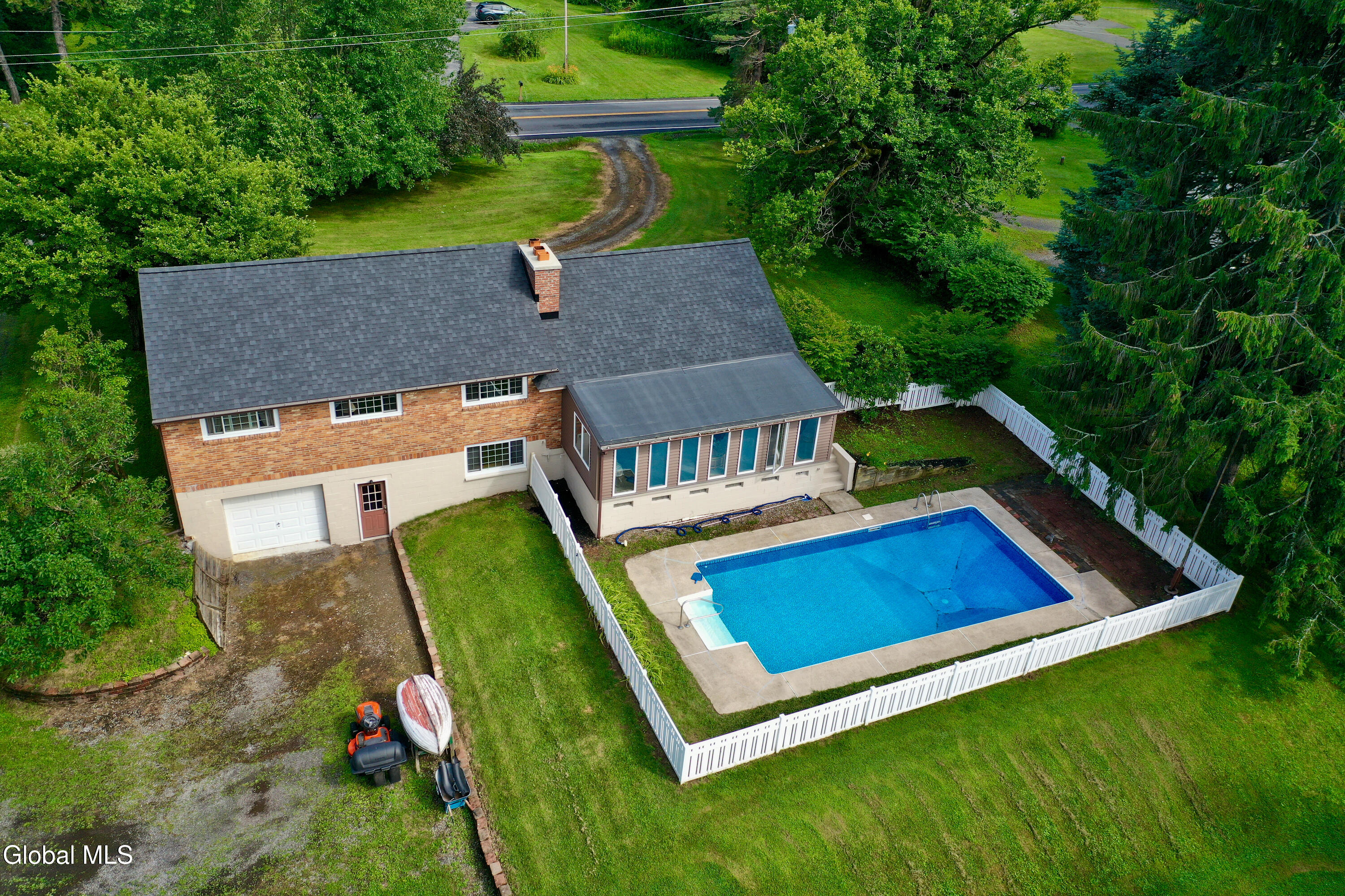 144 Ashdown Road