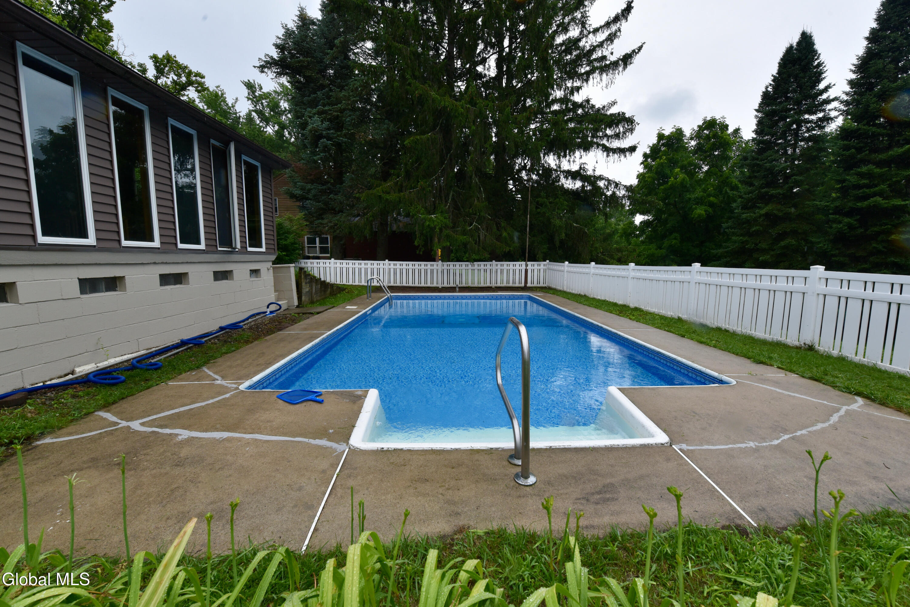 144 Ashdown Road
