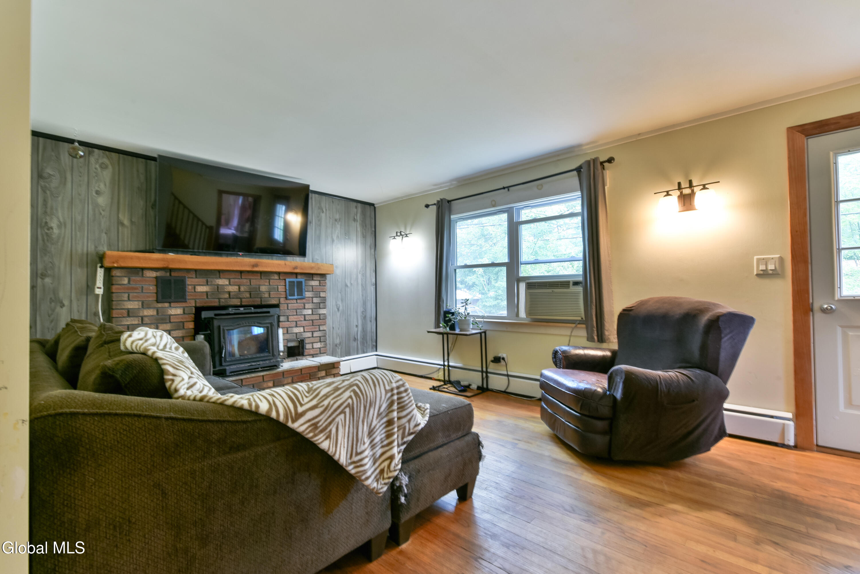 54 E River Drive