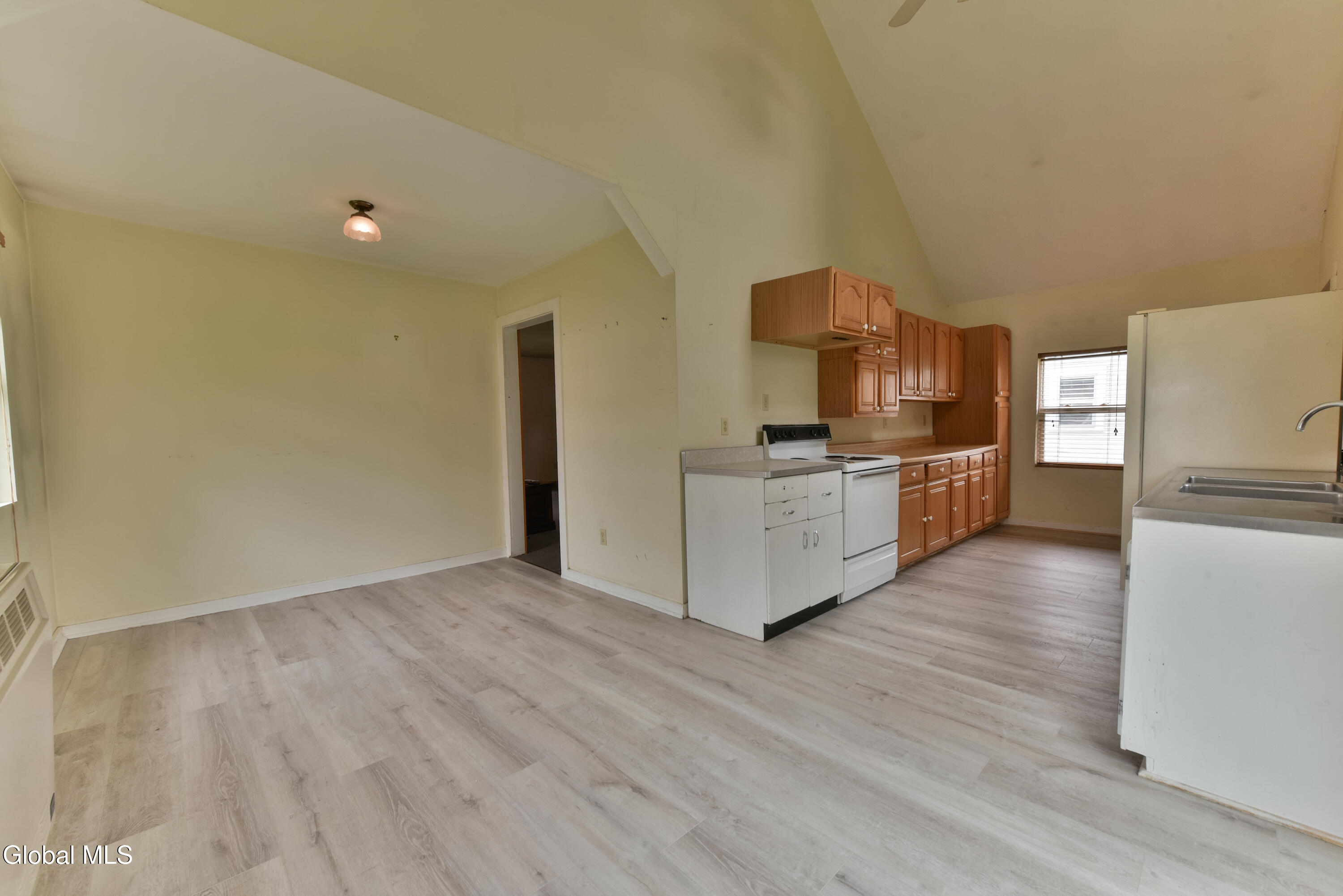 5877 Lake Road