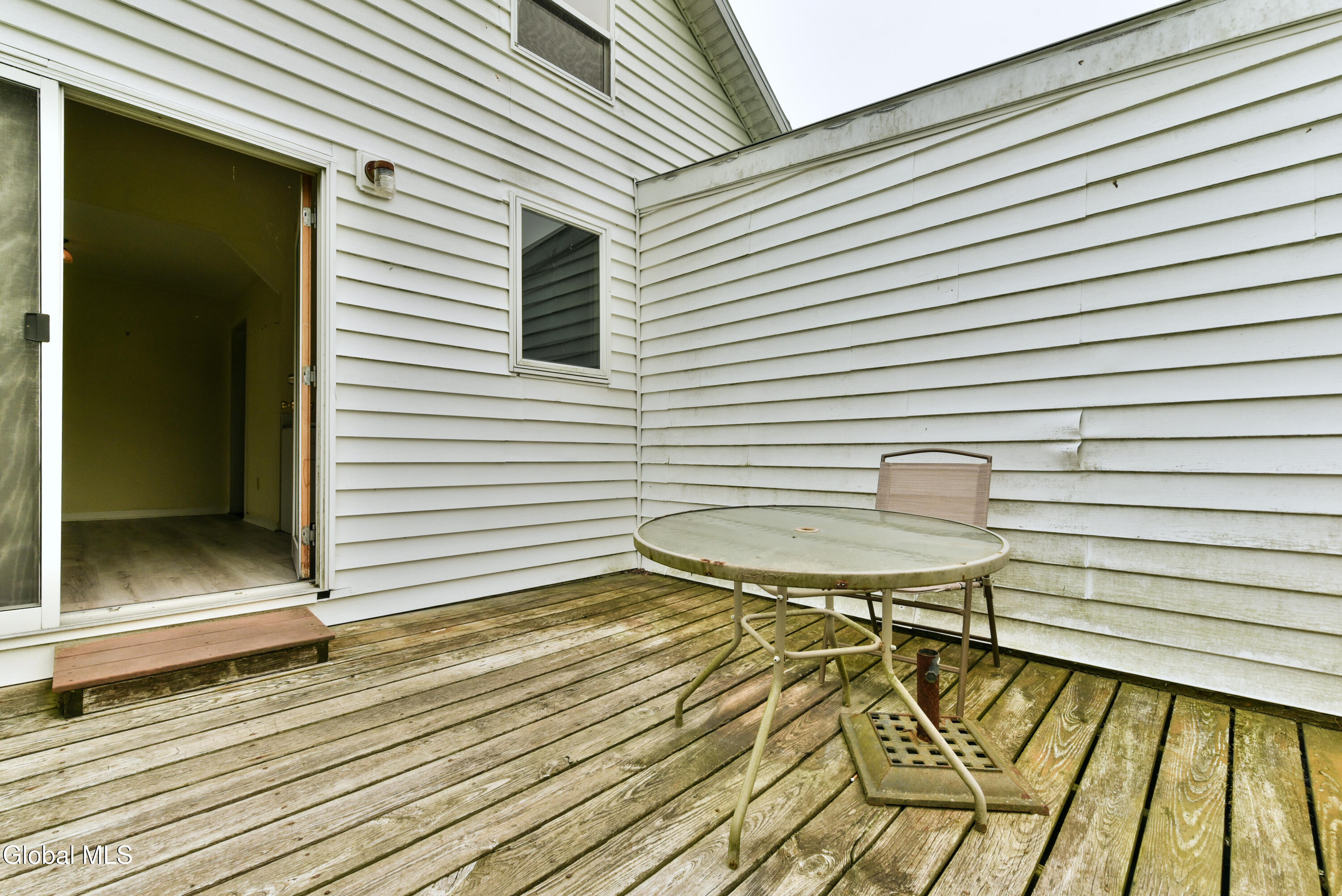 5877 Lake Road