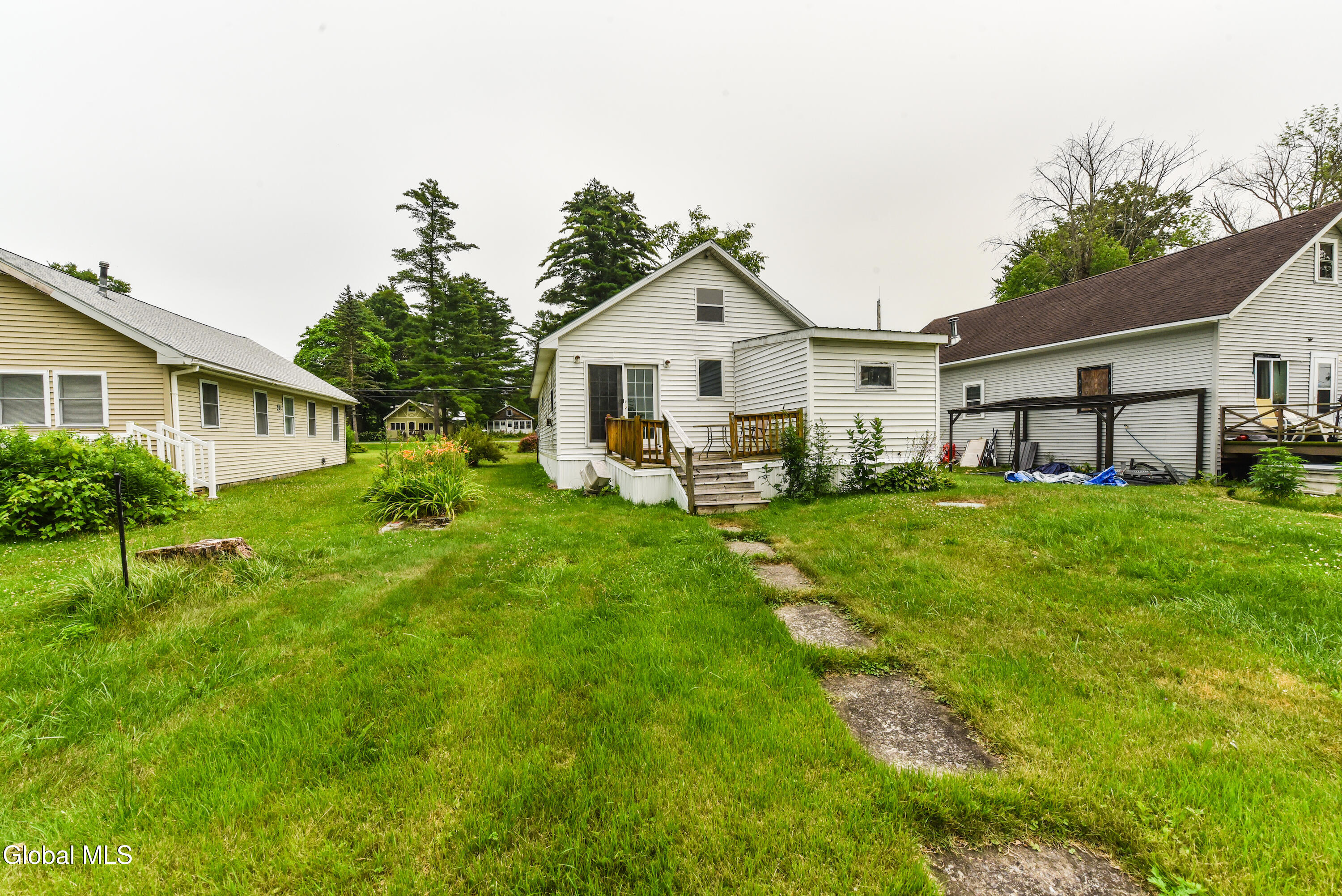 5877 Lake Road