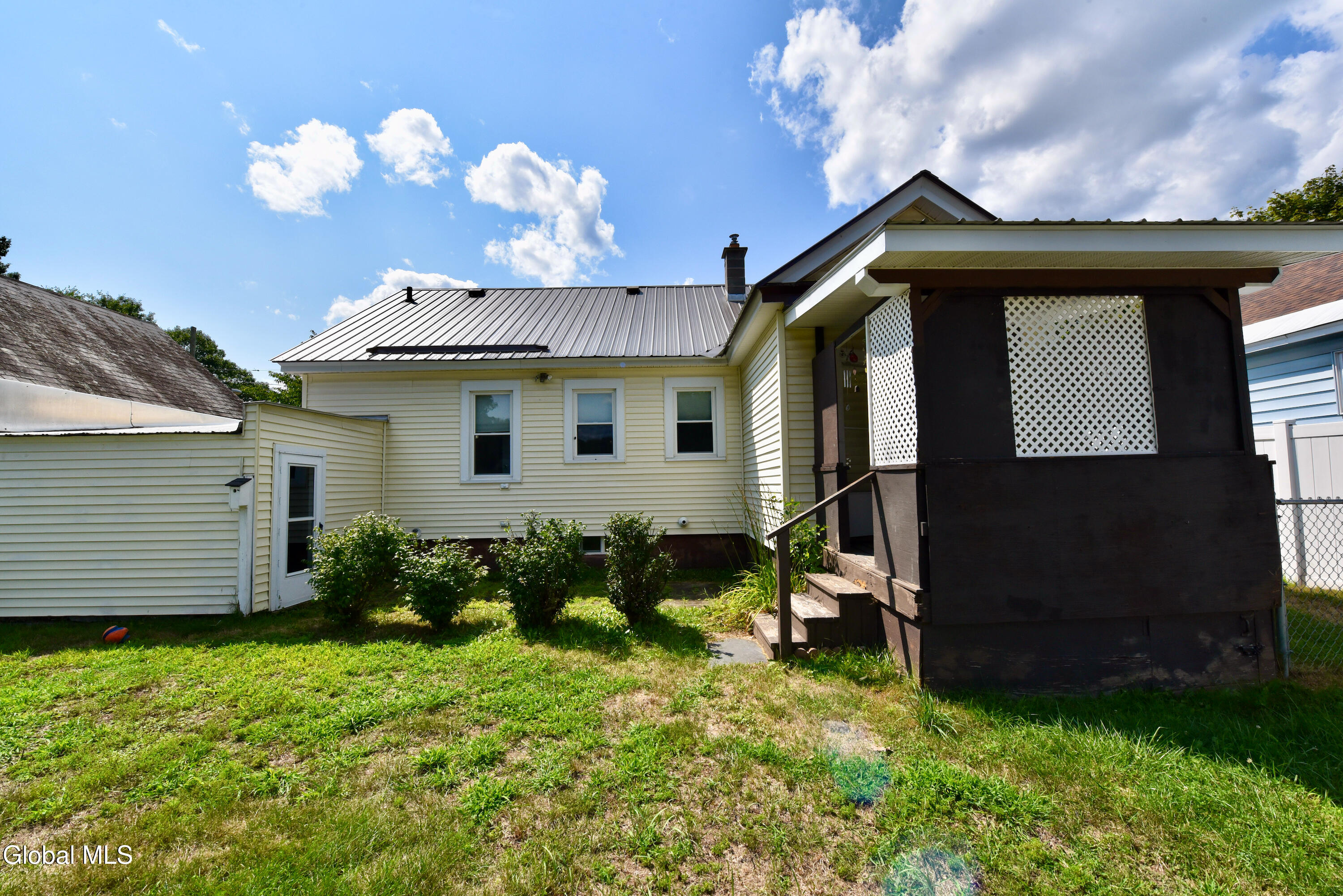 6 Poplar Street