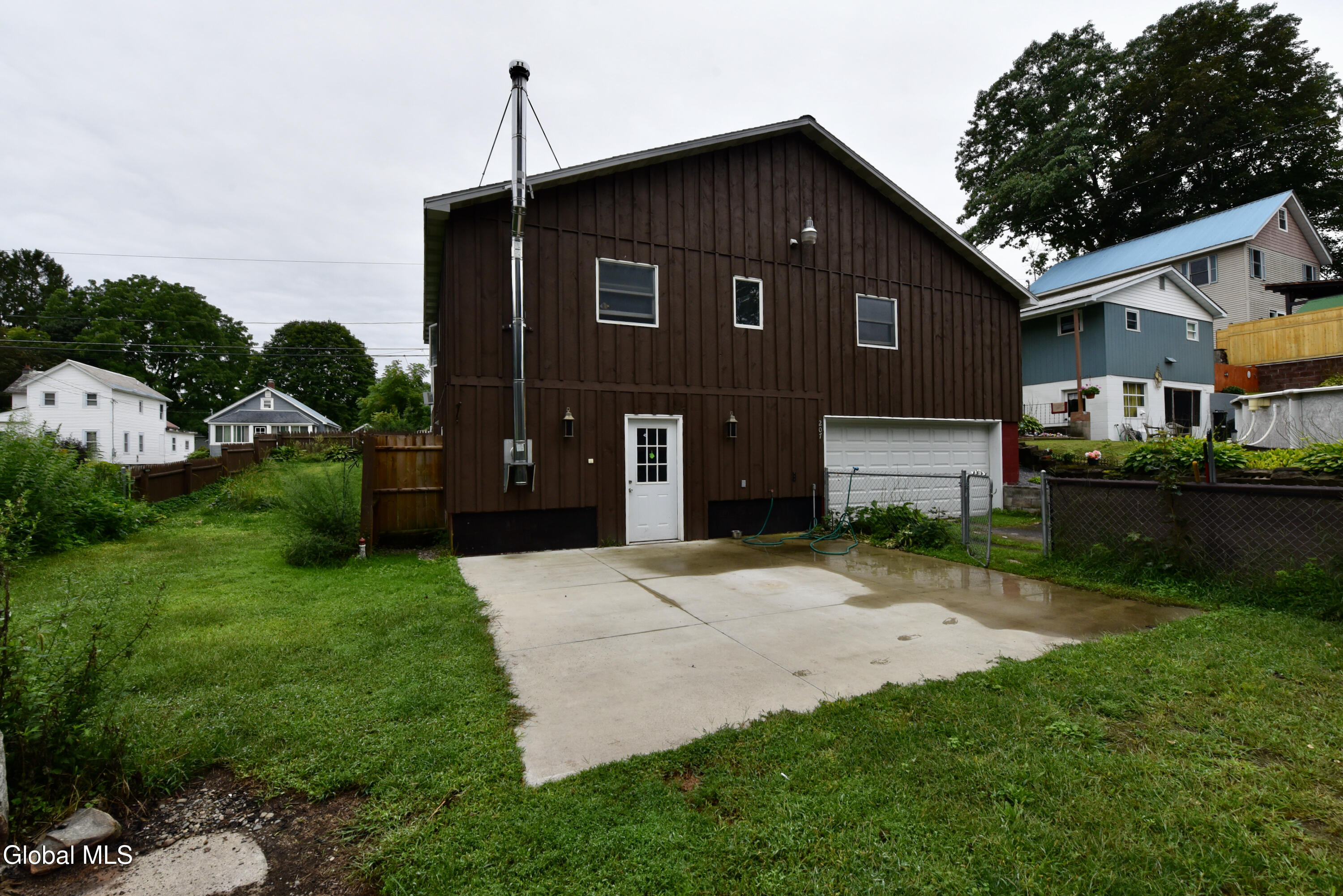 207 Oak Street
