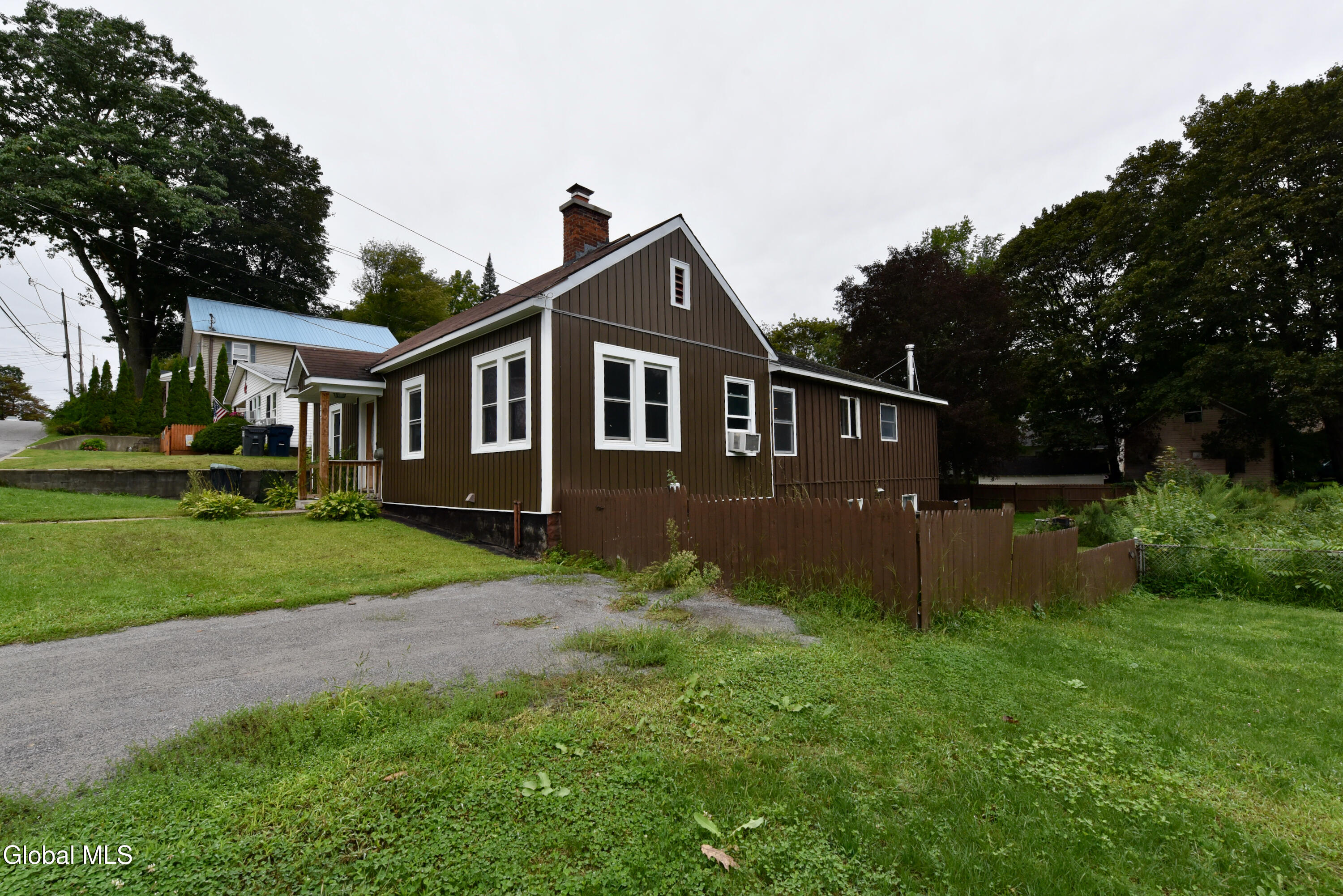 207 Oak Street