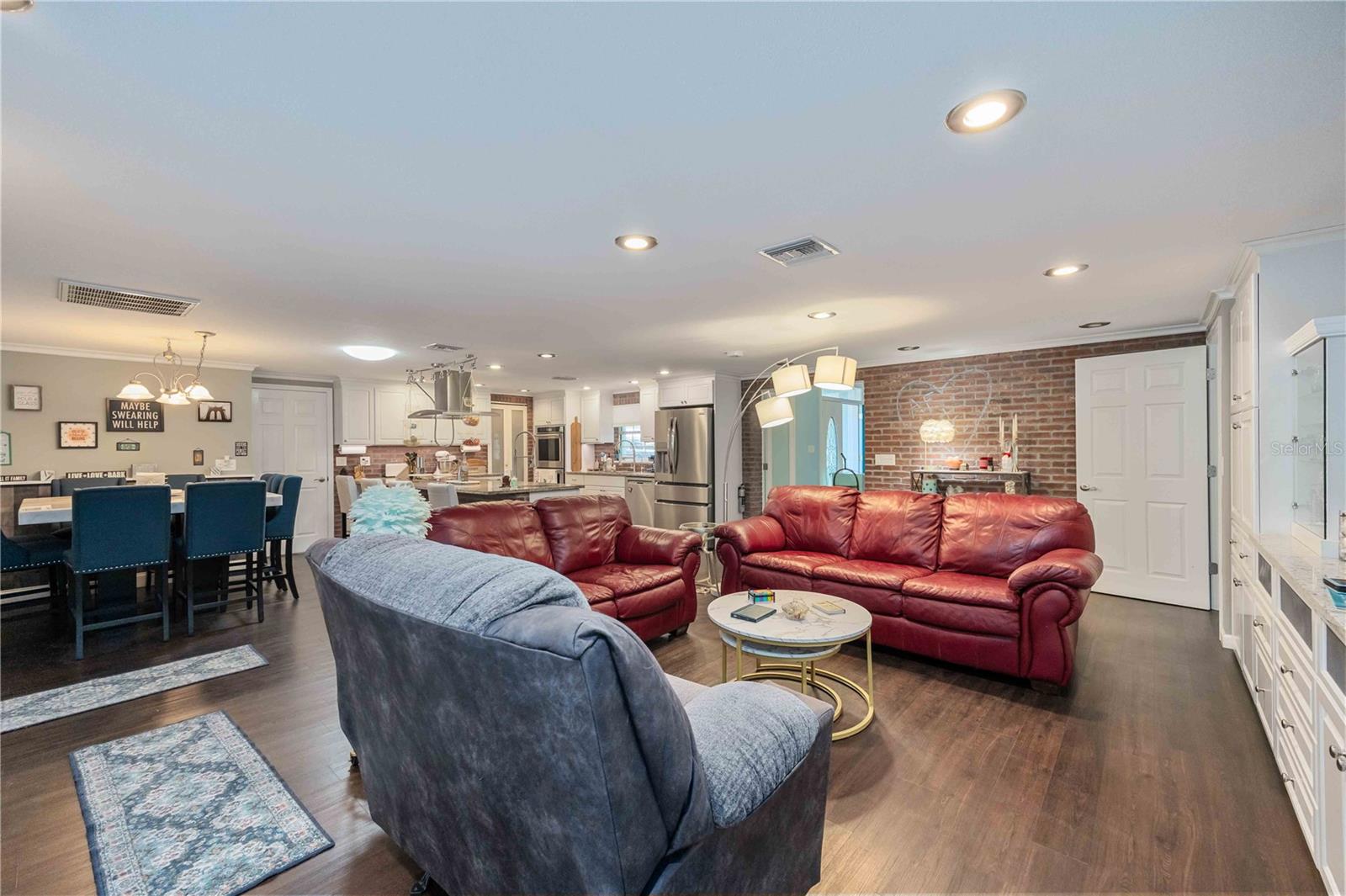 740 ARABIAN CIR