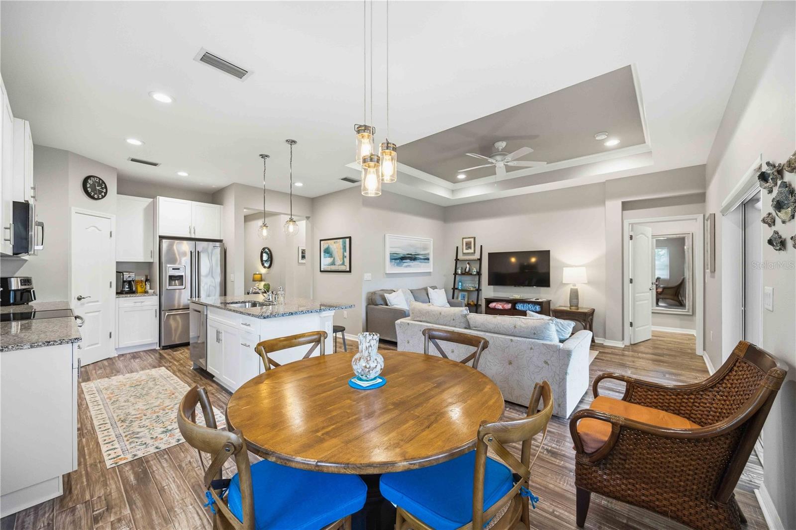 309 PAVONIA RD