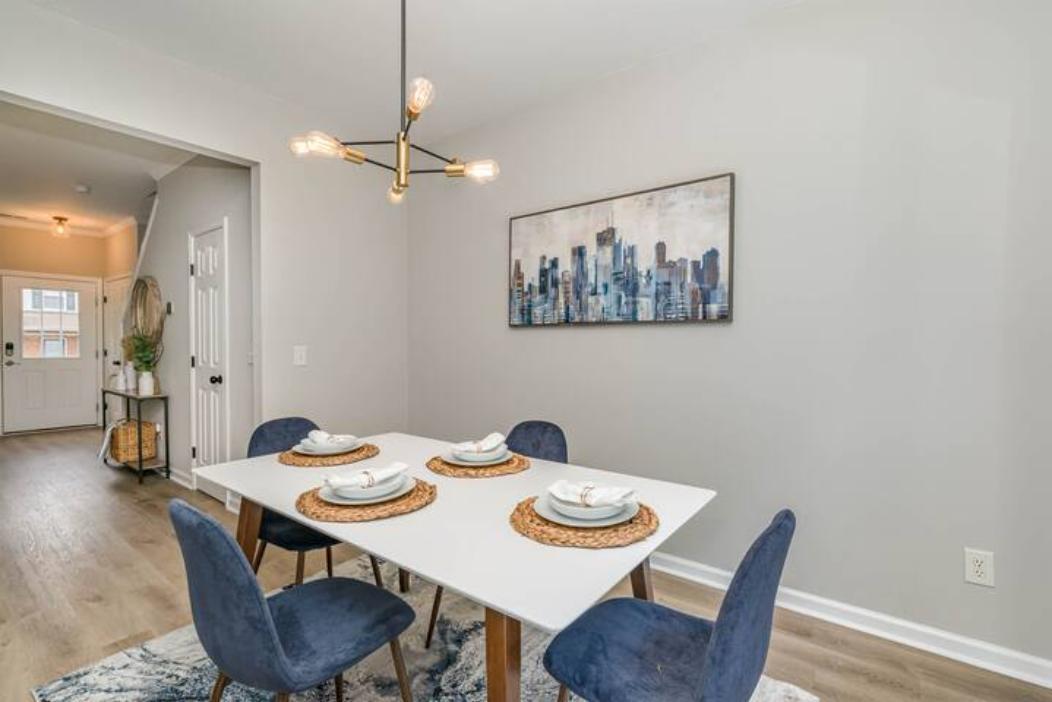 8512 Mount Valley