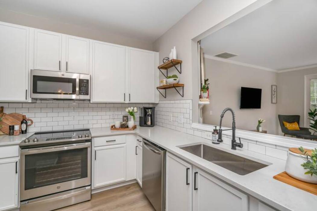 8512 Mount Valley