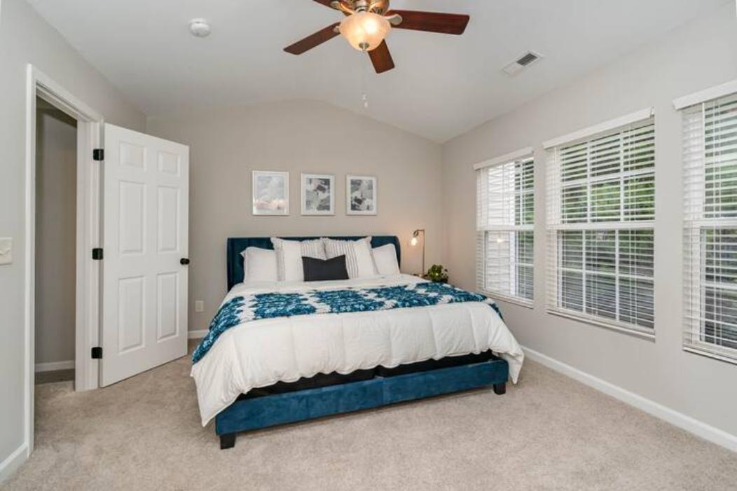 8512 Mount Valley