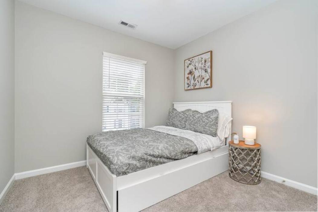 8512 Mount Valley