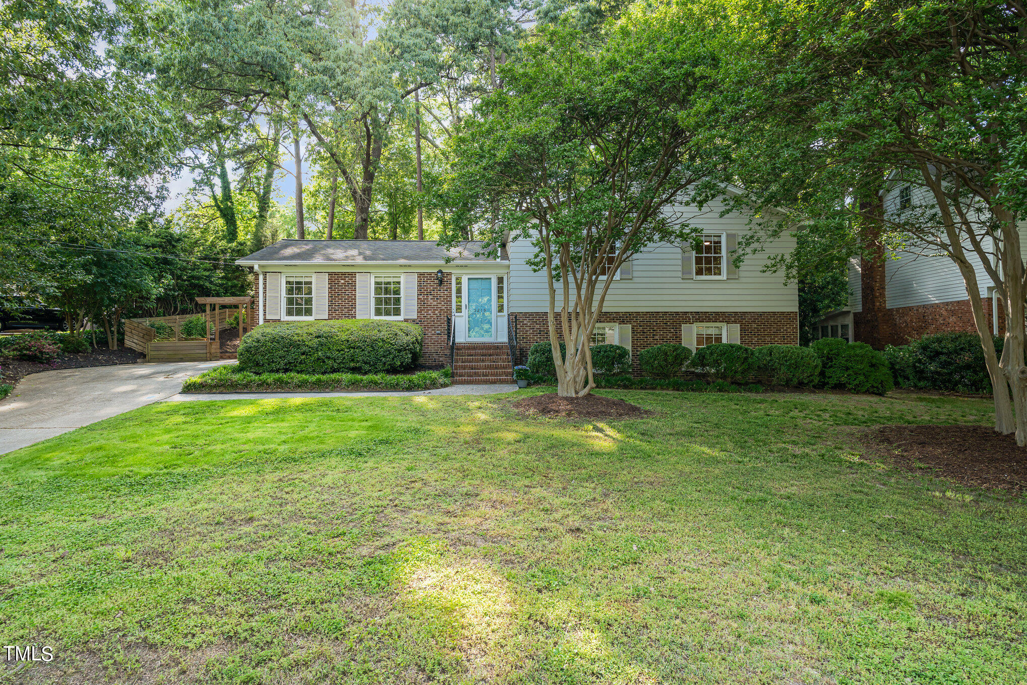 5219 Knollwood Road