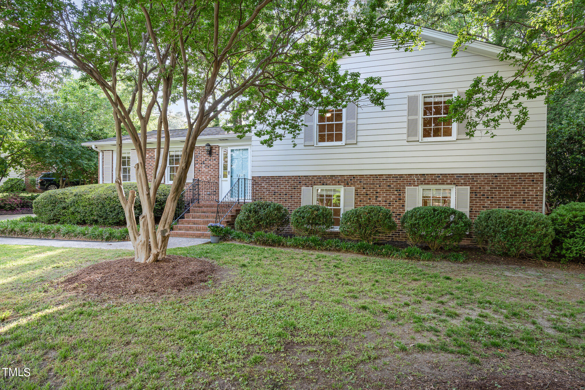 5219 Knollwood Road