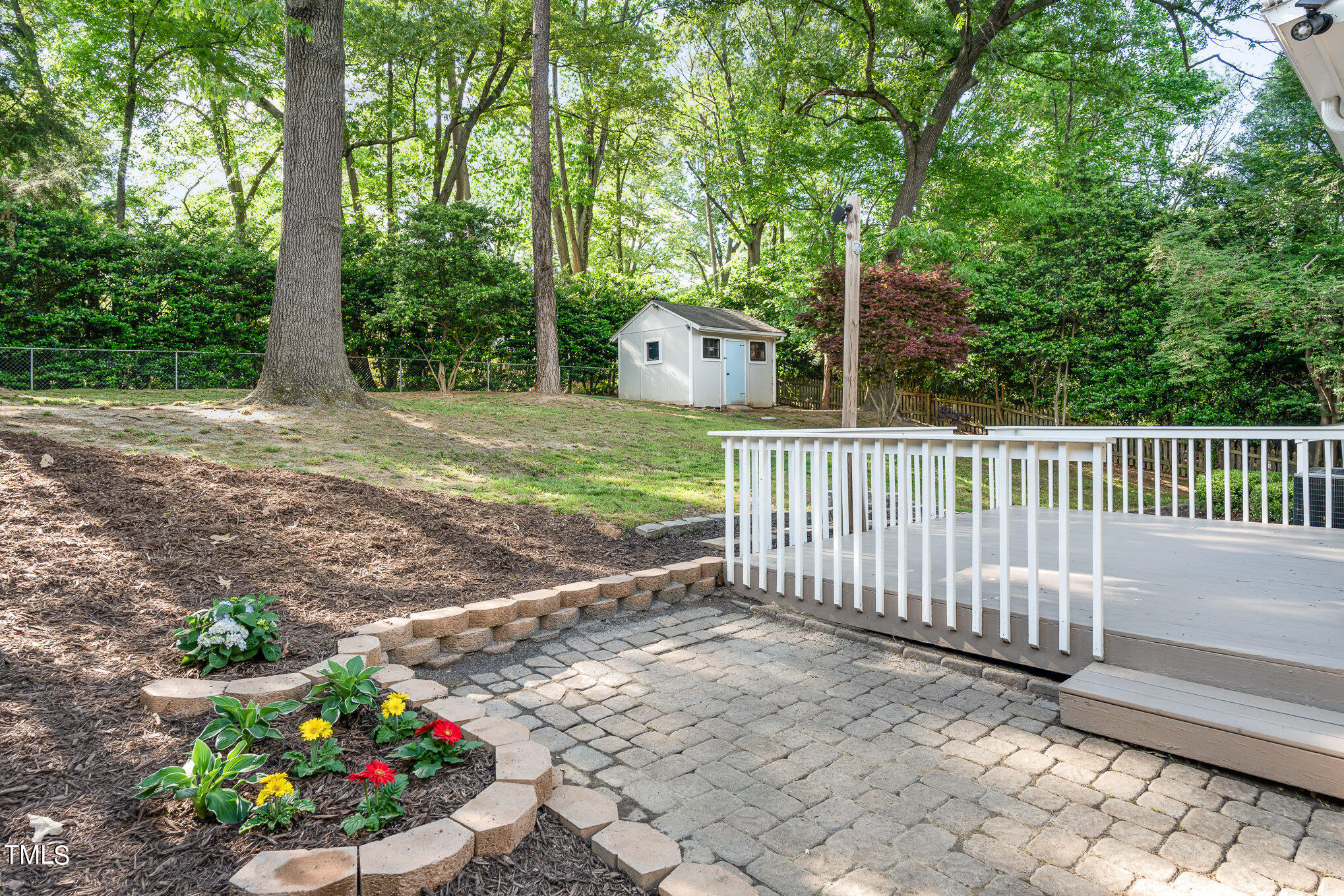 5219 Knollwood Road