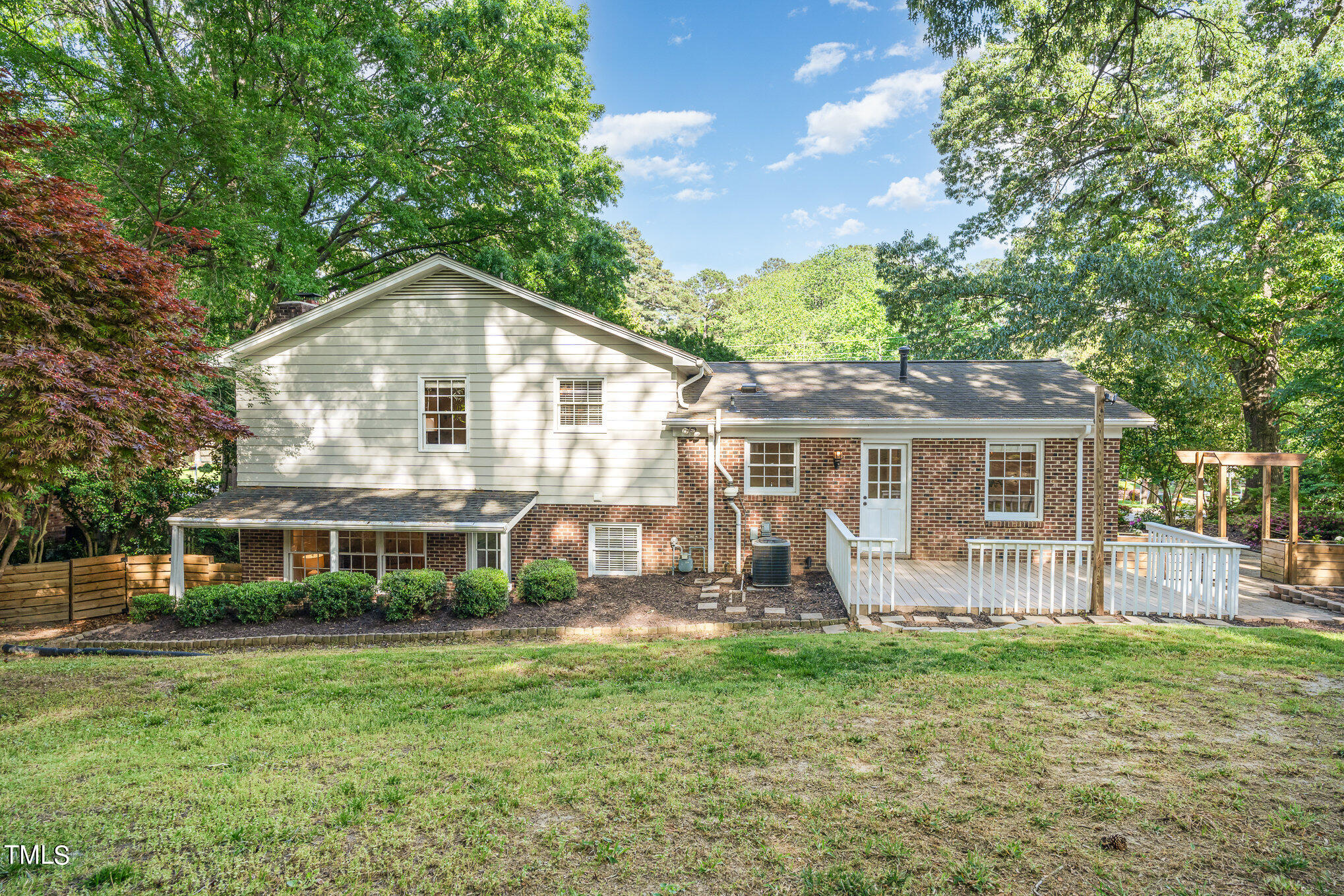 5219 Knollwood Road